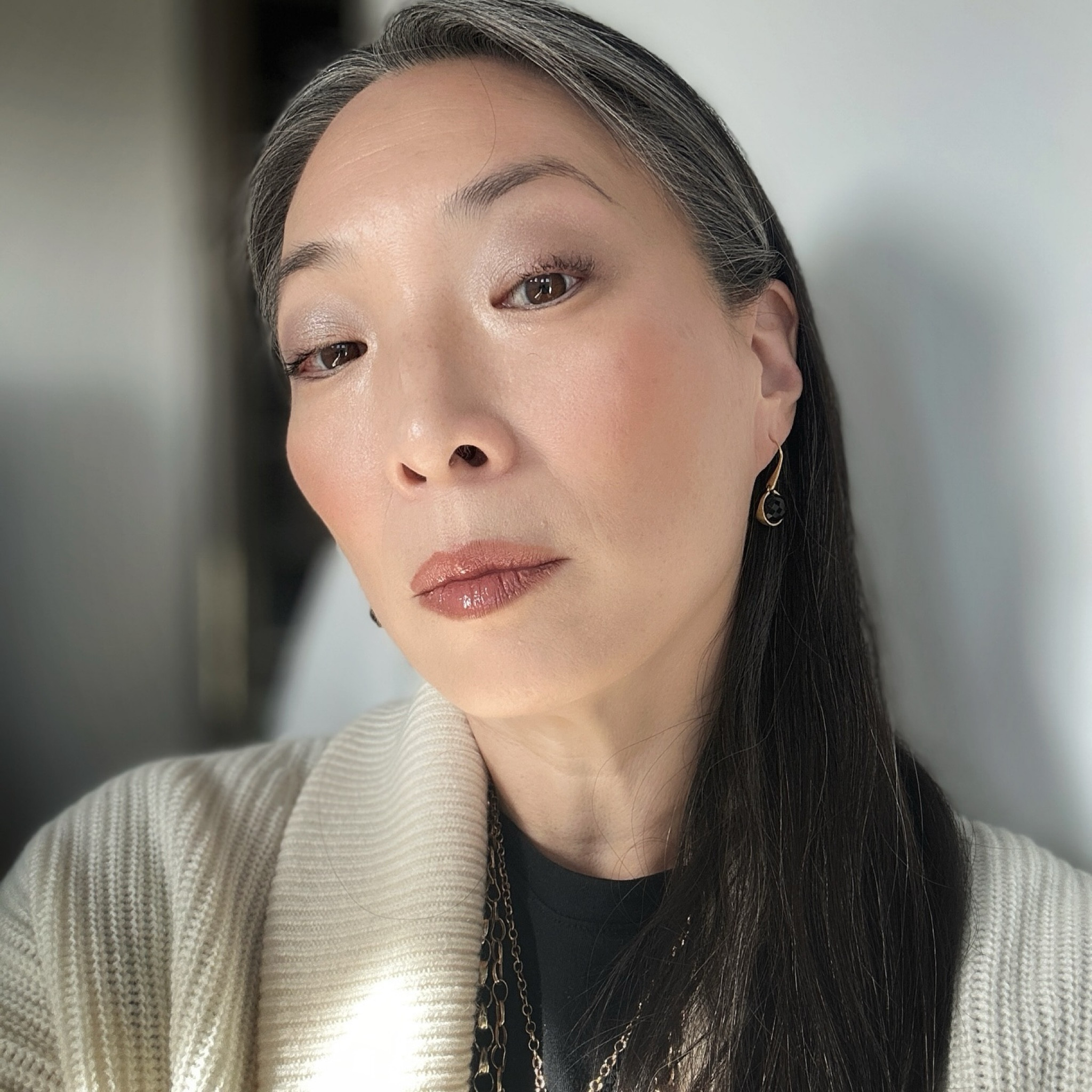 Check out today’s Mishmas video for a demo on this look using my favorites 🥰 

And don’t forget to check out the Under The Tree section on @lucifervirhonestus site to see what’s ready to ship! Place your orders now to get holiday delivery and use code MICHELE10 to get 10% off 💵

Foundation @patricktabeauty 
Concealer @chanel.beauty 
Bronzer @lancomeofficial @jonesroadbeauty 
Brows @billiondollarbrows 
Eyes @burberrybeauty @jonesroadbeauty @beautypie 
Lips @diorbeauty @lisaeldridgemakeup @citybeautyofficial 

#motd #monthlyfavorites #luxurymakeup