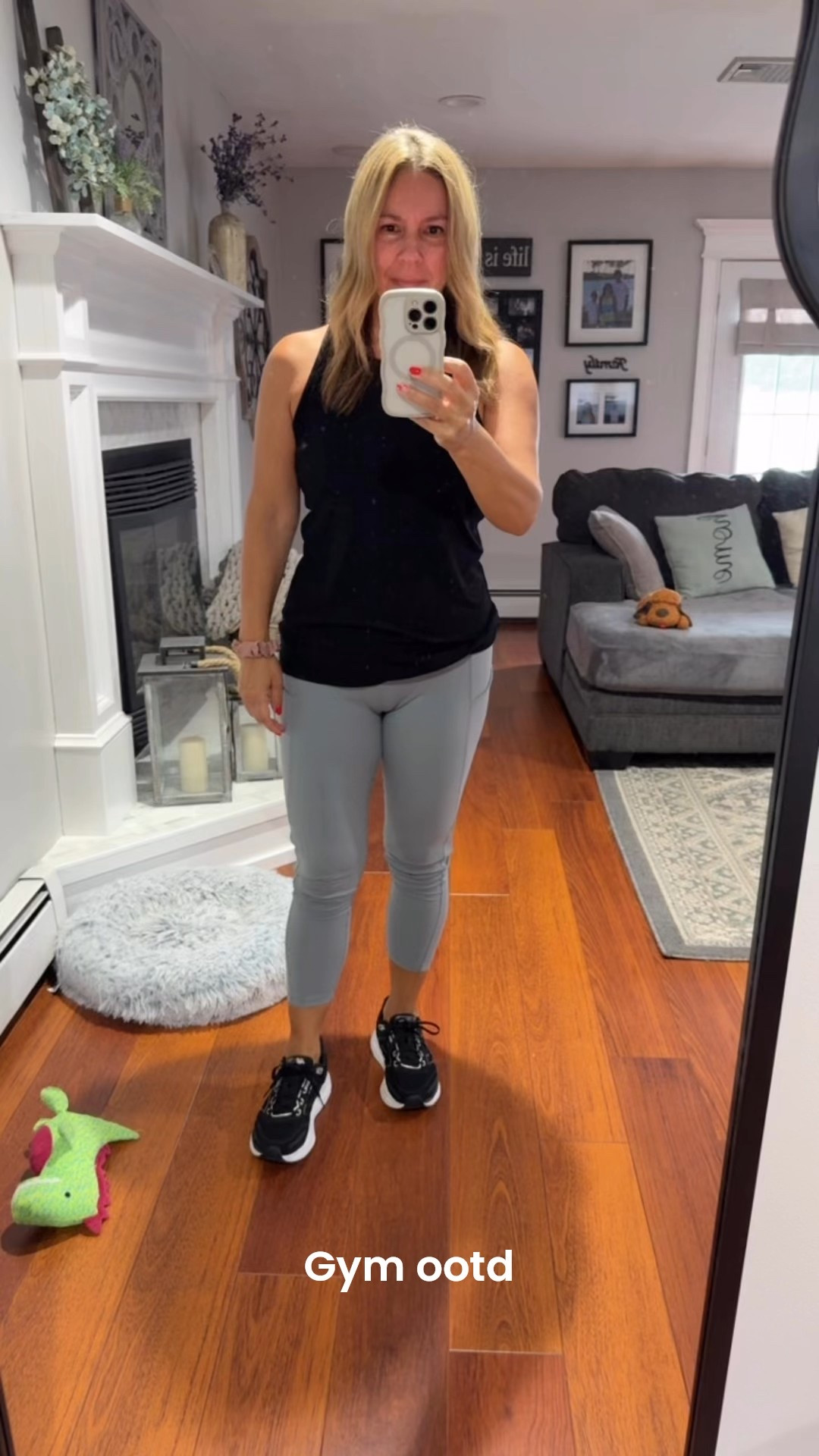 Gym ootd the leggings come in a pack of 3 I’m wearing a medium. Linked similar tanks

#LTKPetite #LTKFindsUnder50 #LTKActive