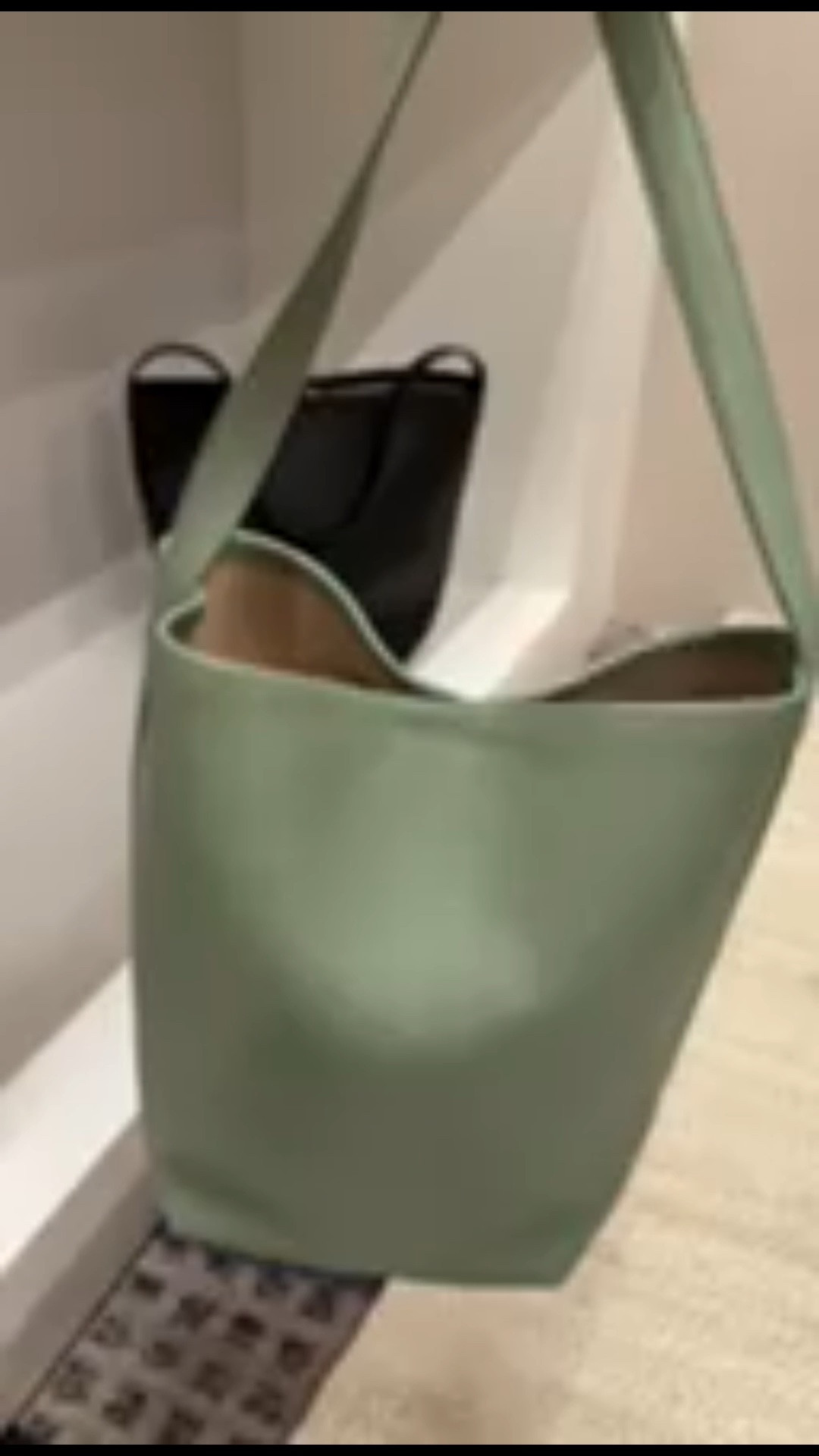 This green bag from Quince is coming home with me and I just ordered the pink loafers!

#LTKCon #LTKdayinmylife #LTKSeasonal