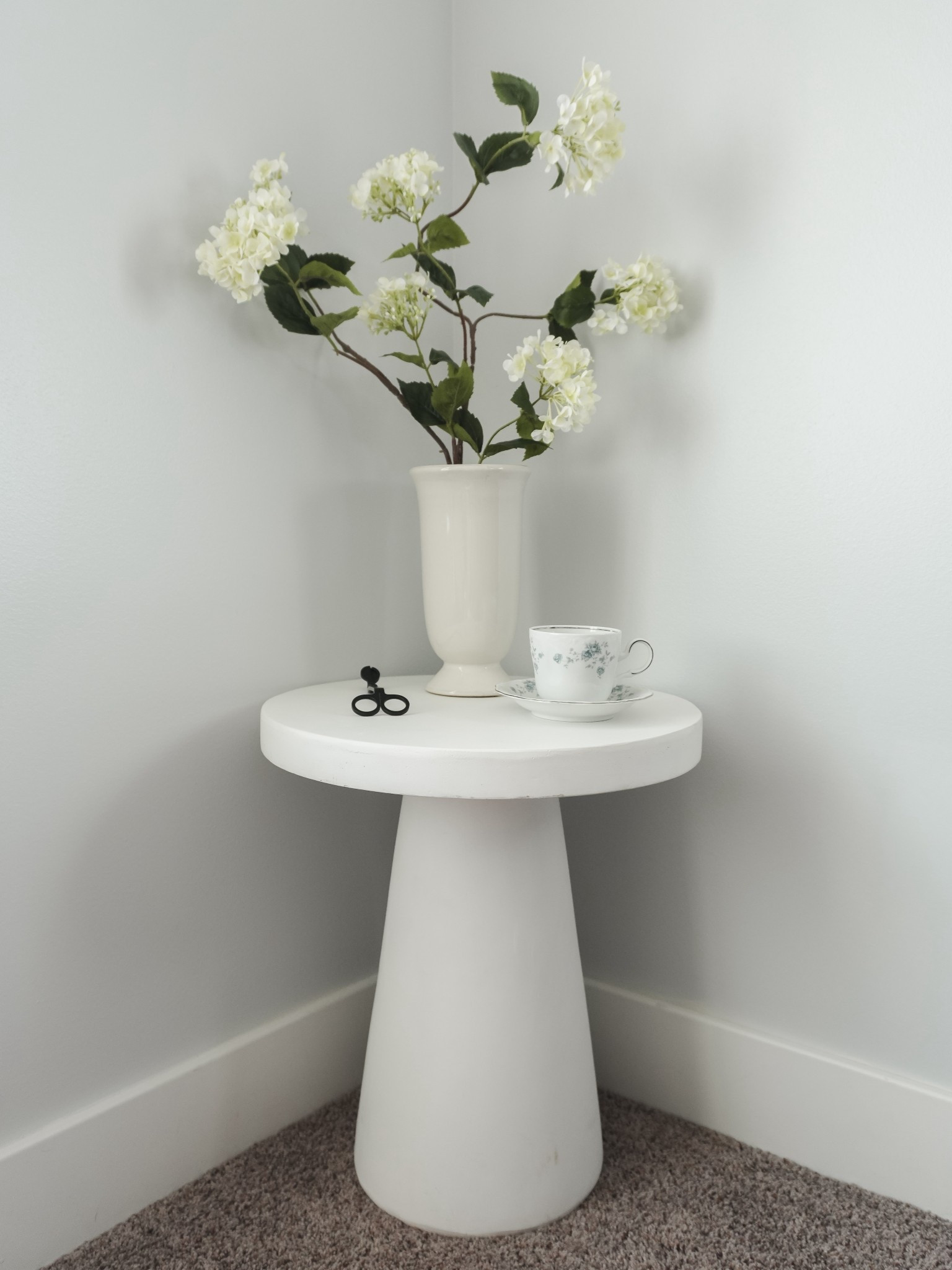 Spring touches coming out 

•home decor •spring decor 


#LTKSeasonal #LTKHome