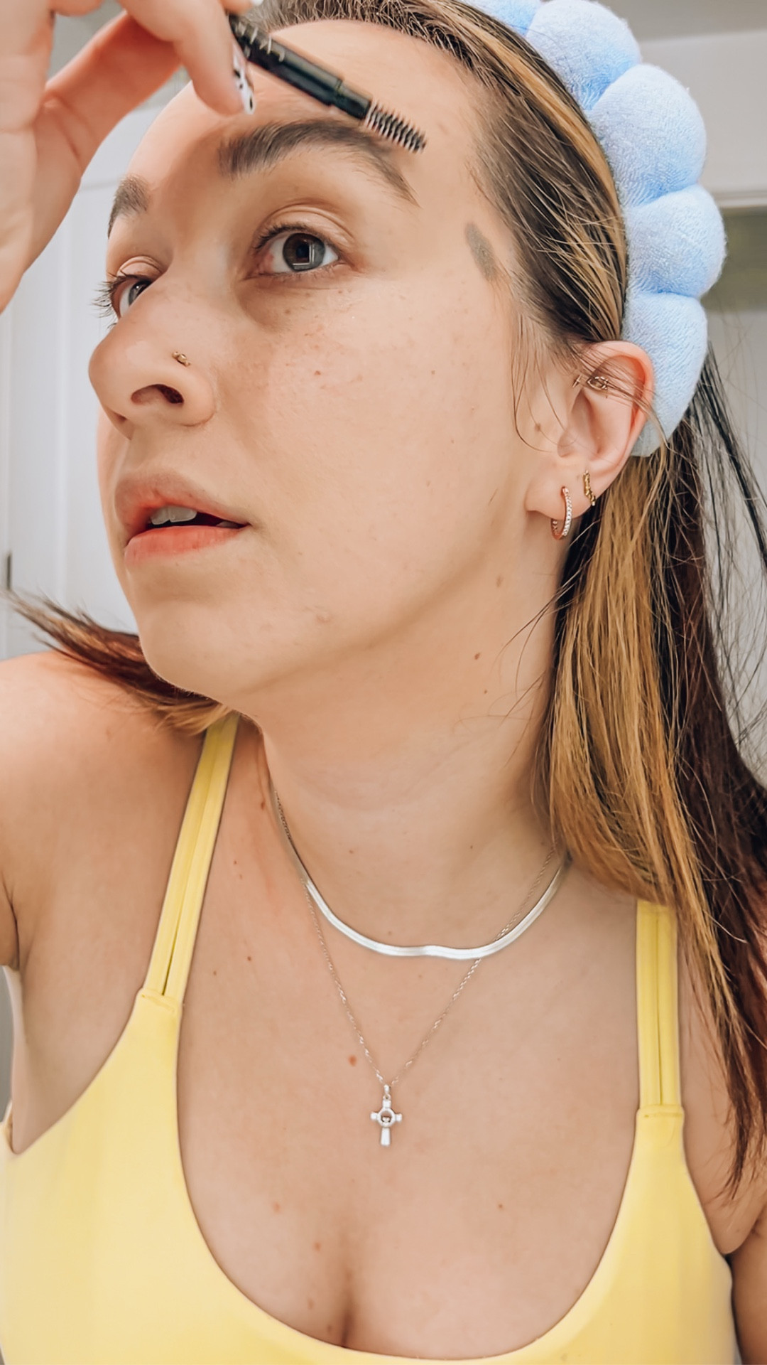 First impressions of the new Anastasia Beverly Hills brow pencil… and I get the hype 👀

The precision? INSANE. It made filling in my brows feel so effortless while still keeping that natural, hair-like look. Not too creamy, not too stiff—literally the perfect balance.

I used it today and immediately noticed how easy it was to control (aka no overfilling panic 😅). Plus it blended out so smoothly without disappearing halfway through my routine.

If you’re picky about your brows like me… this one might be worth the add to cart 🤭

Have you tried it yet??

#anastasiabeverlyhills #browroutine #makeupinmy30s #beautyfinds #firstimpressions