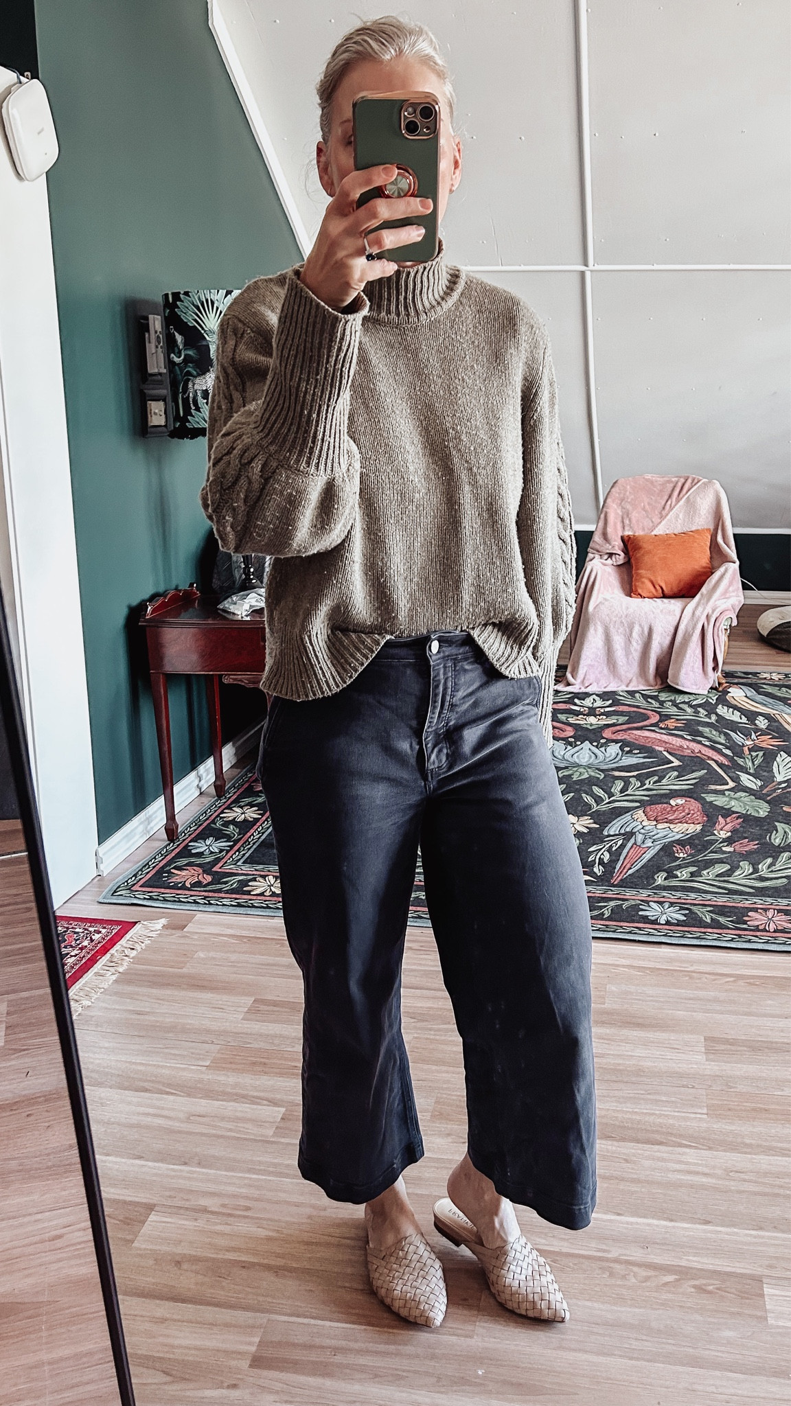 Wintery, WFH day in the sub-tropics. ❤️
Fragrance of the day is the wonderful Ormonde Woman, by Ormonde Jayne.
Favourite jumper from Rebecca Vallance, now discontinued and wide leg pants from Everlane.

#LTKSeasonal #LTKaustralia #LTKbeauty