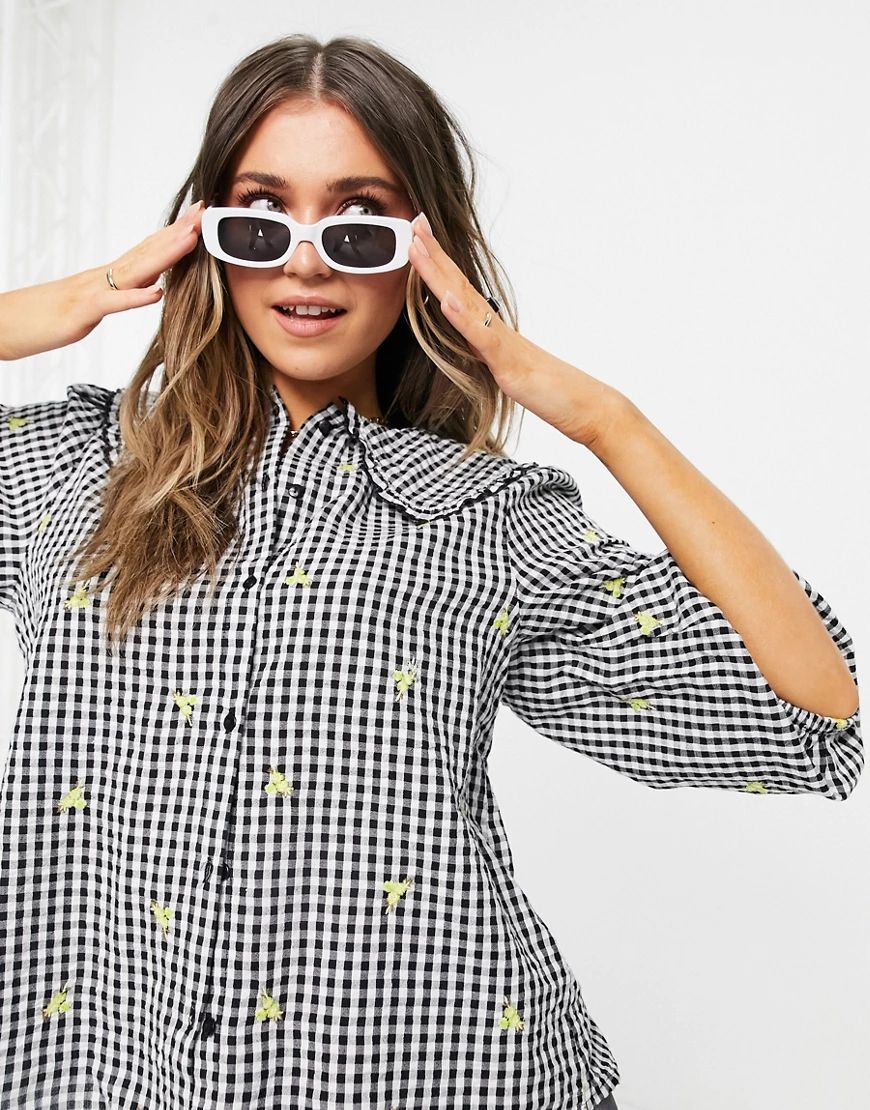 New Look gingham blouse with floral embroidery in black check | ASOS (Global)
