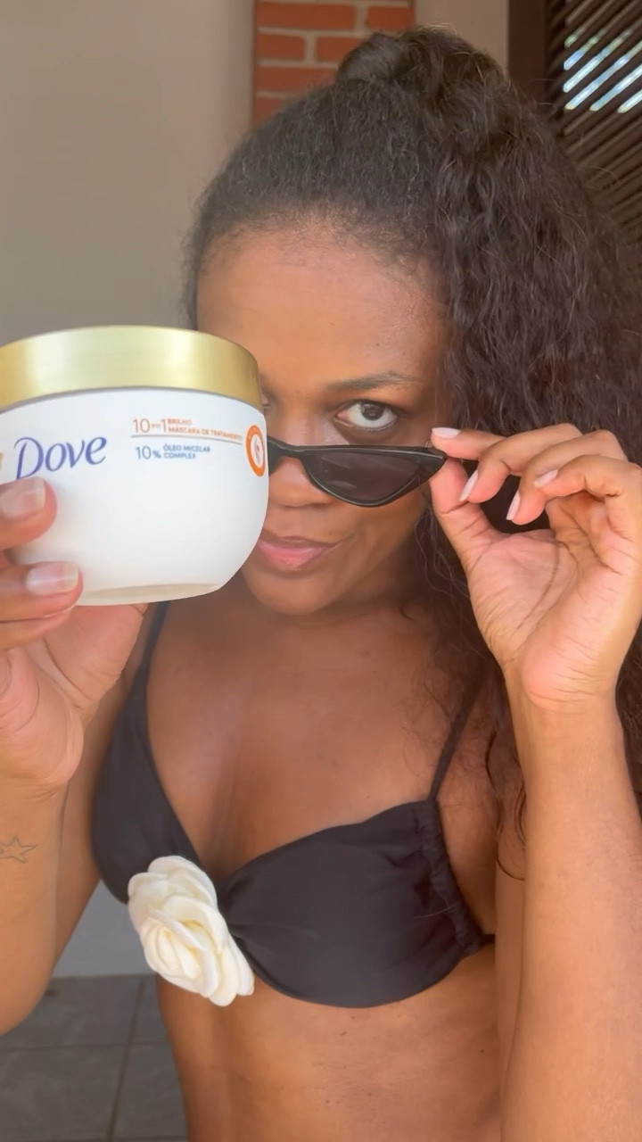 ✨O QUE NÃO PODE FALTAR NA MINHA MALA DE VERÃO É A LINHA DOVE PARA CABELOS 😎

 SÃO 10 BENEFÍCIOS EM 1 PRODUTO! 

 CADA MÁSCARA TRABALHA AINDA MAIS ALGUMA ESPECIFICIDADE! VOCÊ VAI AMAR!

#garimpodakelly #tudoparacabelo #dove #ltkcreator #beauty #beleza