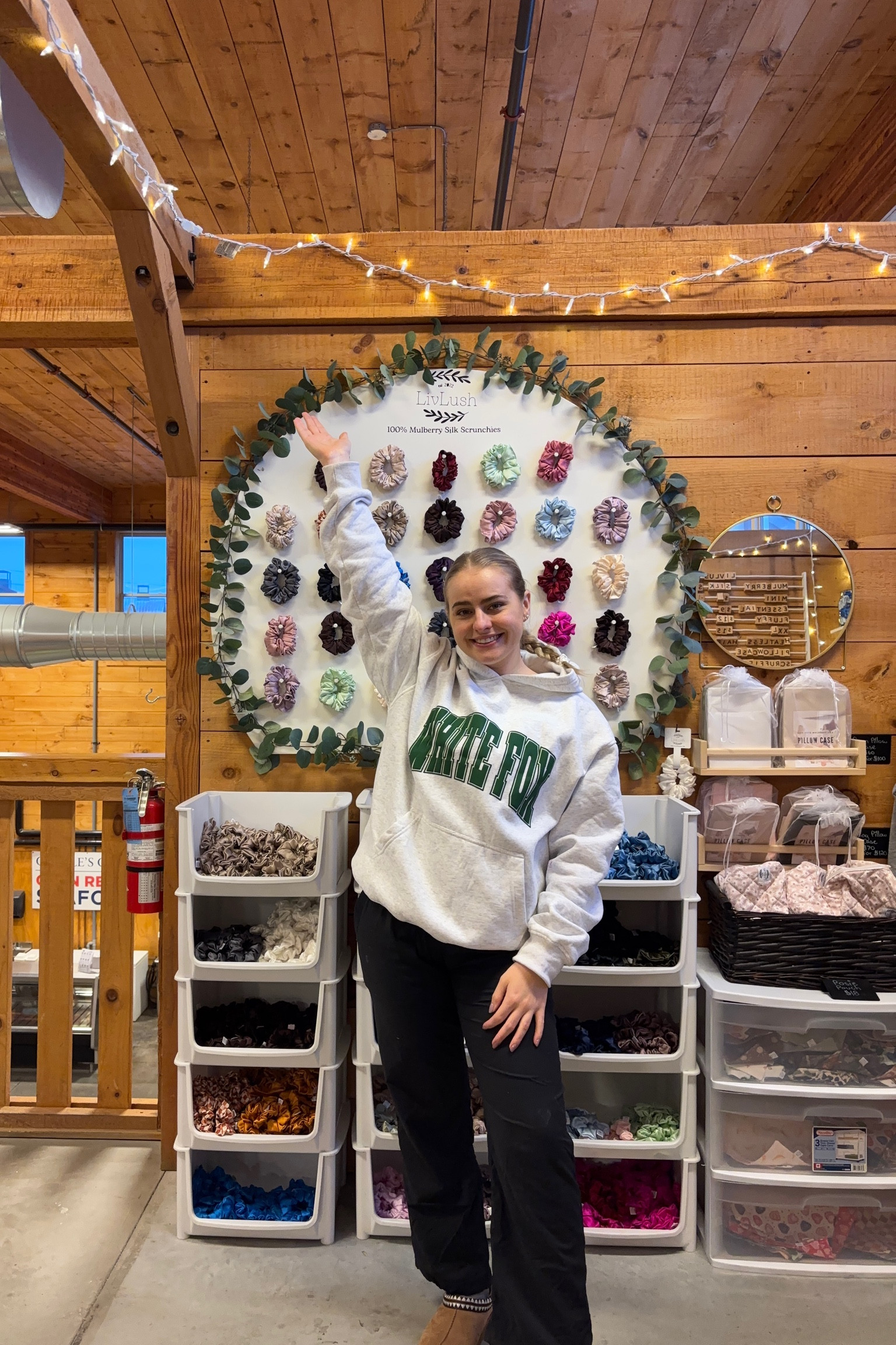 01.16.25 market day!!

These dance studio pants are my FAVOURITE!! I’m very tempted to buy a back up pair 😅

I can’t tag the white fox hoodie :( but it’s so similar to Aritzia 👀

#LTKcanada #LTKwinter