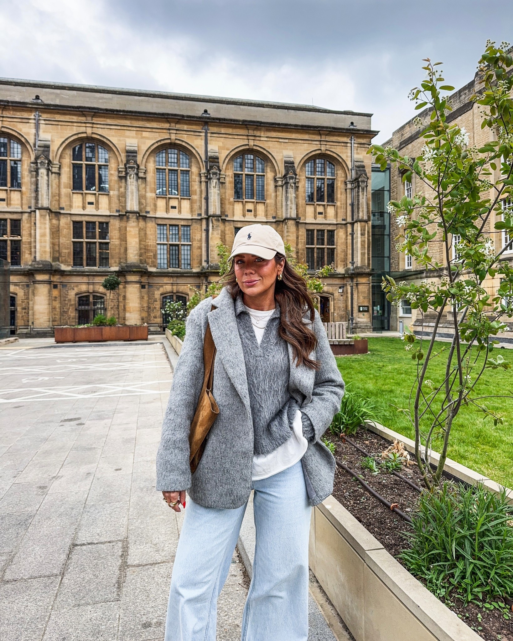 Cool spring day outfit sightseeing in London! In 25 regular denim, size 4 blazer and small tee 

#LTKFindsUnder100 #LTKStyleTip #LTKFindsUnder50