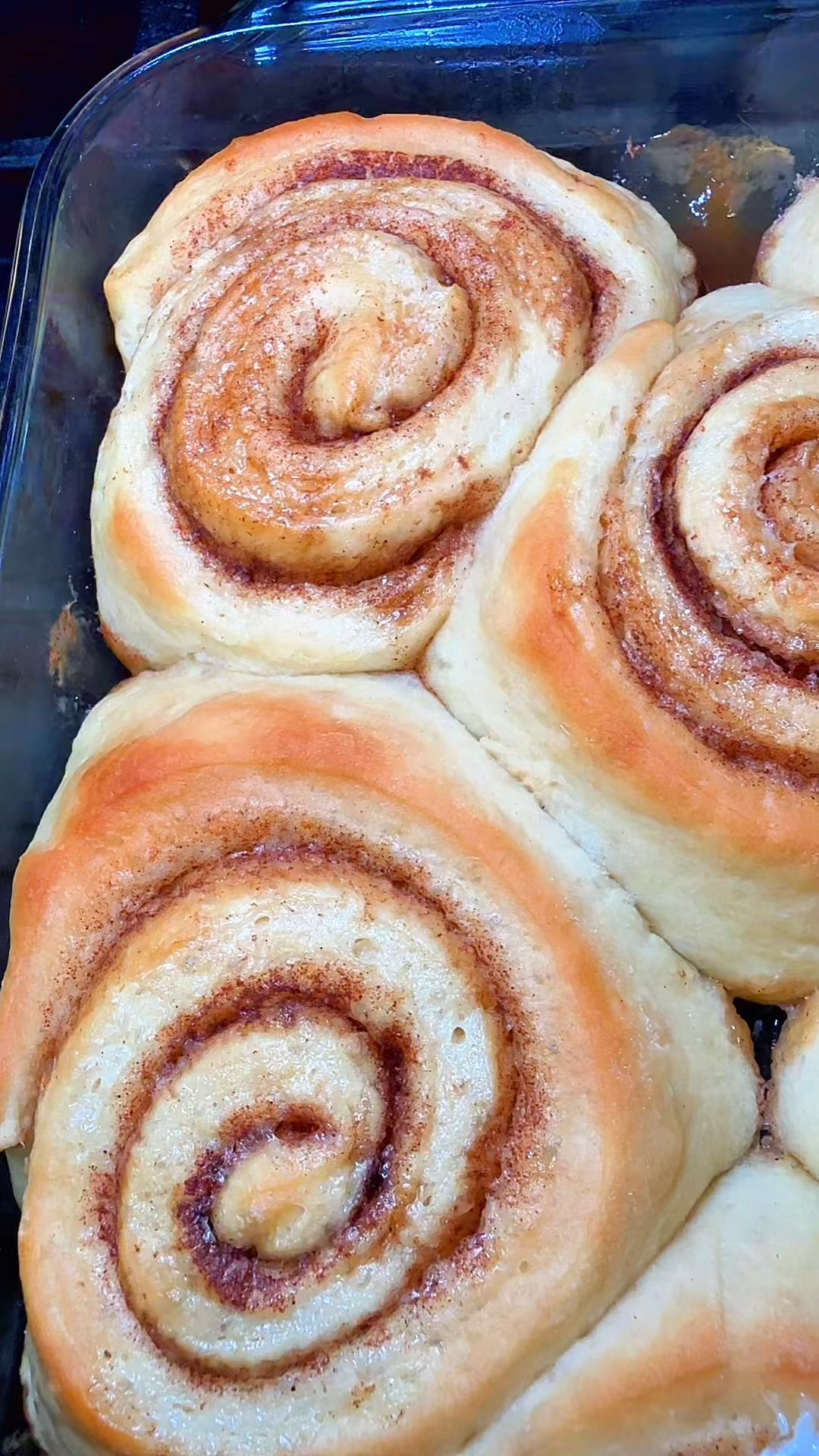 Homemade cinnamon rolls 🌀💚✨

#LTKGiftGuide #LTKHoliday #LTKCyberWeek