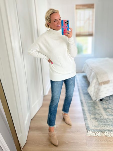 The perfect white sweater for fall. Wearing a size small. Jeans are a size 25. Spend $150+ get 25% off 

#LTKsalealert #LTKunder100 #LTKstyletip