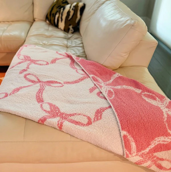 Bow Scalloped Coziest Blanket White/Pink | Casual Chic Boutique