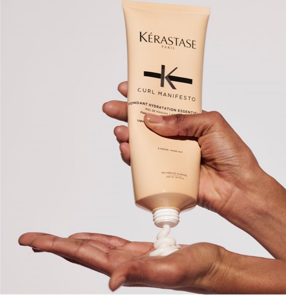 Curl Manifesto Fondant Hydrating Essentielle von Kérastase ist ein intensiv pflegender Conditioner für welliges, lockiges und krauses Haar. 

#LTKhome #LTKeurope #LTKbeauty