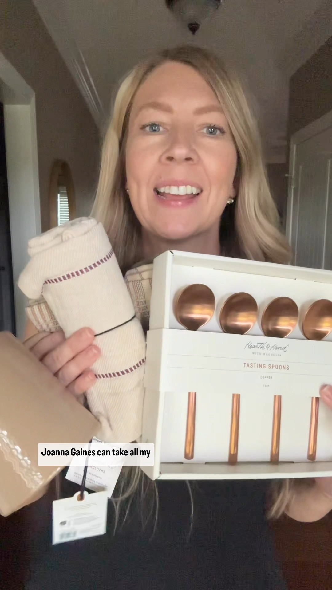 🍂Target Fall Kitchen Haul 🍂

Joanna Gaines can take all my money!! This new Hearth & Hand is the best release & I grabbed a few things for my fall kitchen. I can’t wait to show you how I style it! @joannagaines @target 



#LTKHome #LTKVideo #LTKSeasonal