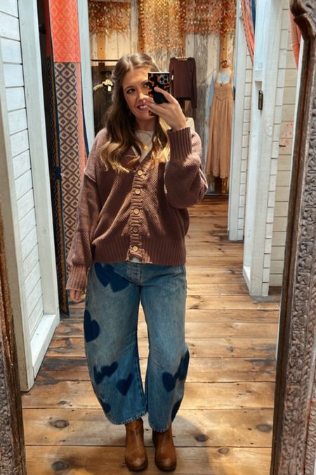 another pair of barrel jeans for the win!! these limited edition FP Barrel Jeans have my heart!💗💗 #freepeople #barreljeans #valentinesday

#LTKstyletip