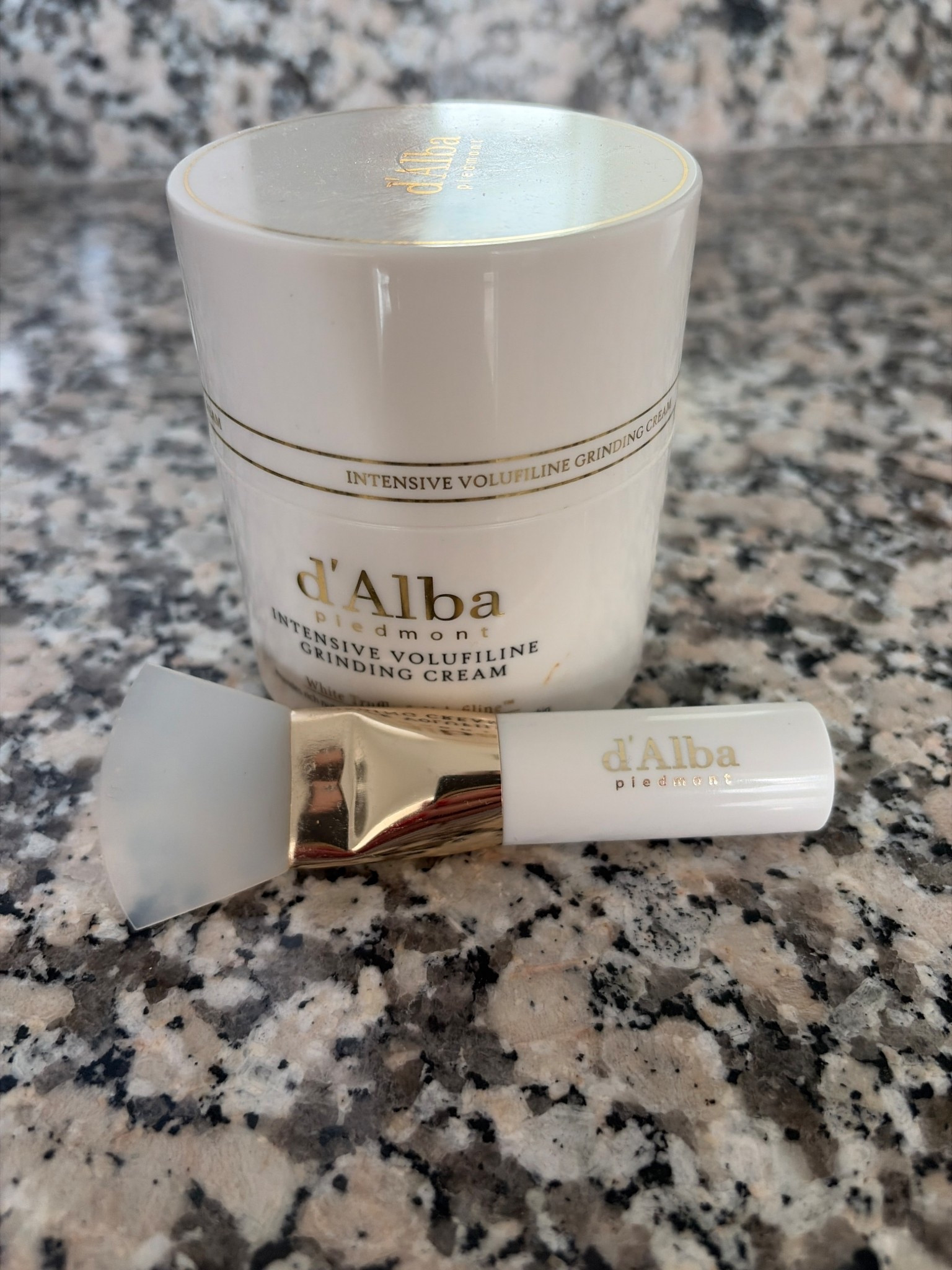 I thought the cream was good but now there is a spray and a serum!?
This stuff is amazing!

D’Alba, vollufiline, beauty, skin care, over 40, skincare over 50, Amazon, Ulta