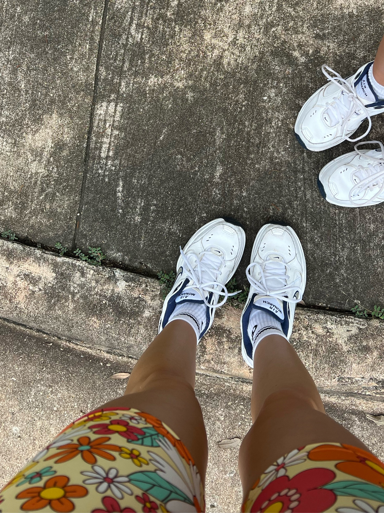 Adorby flower power set w chunky dad shoes 

#LTKActive #LTKfitness #LTKstyletip