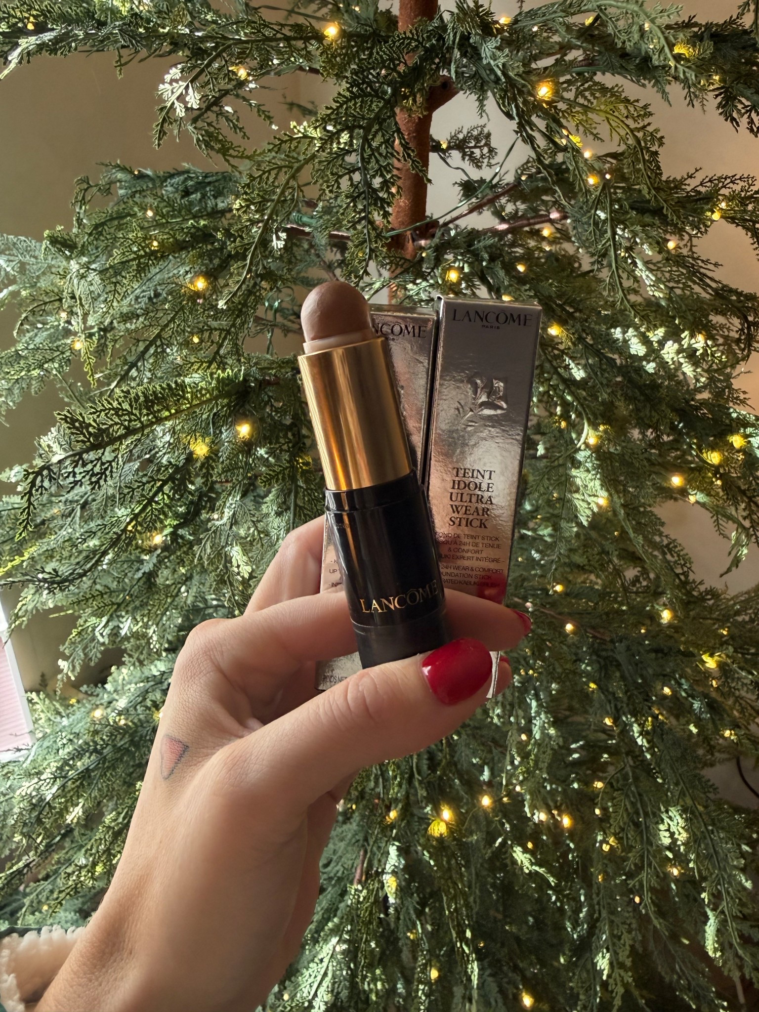 My holy grail contour stick is on sale for cyber Monday! I get asked about my makeup all the time. This is one of my FAV products! I use colors ‘bisque’ and ‘suede’ depending on if I have a spray tan or not LOL 

#LTKCyberWeek #LTKgrwm