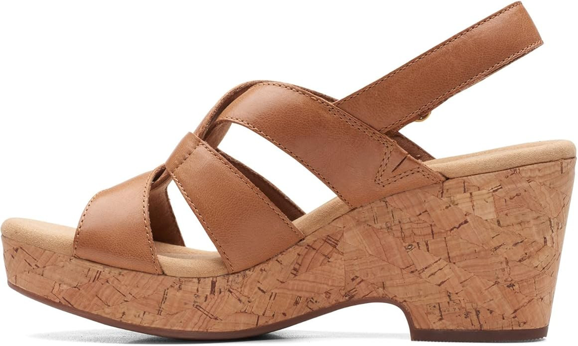 Clarks Women's Giselle Beach Wedge Sandal | Amazon (US)