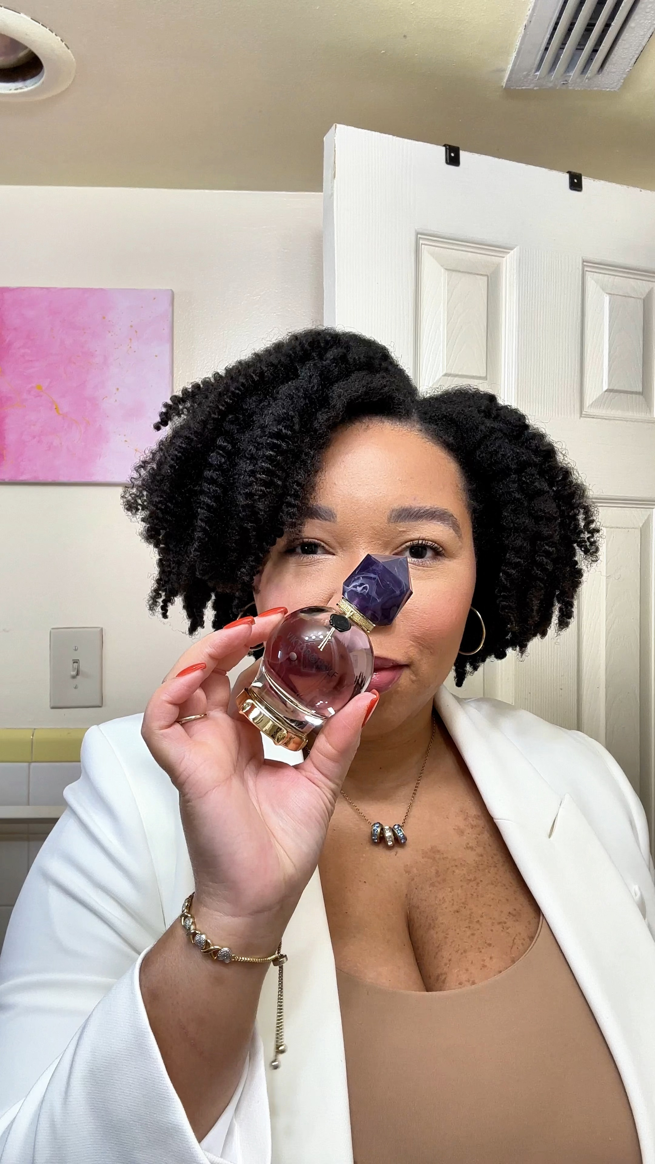 Viktor & Rolf- Good Fortune Elixir fragrance. A floral ambery woody perfume 

The notes: 
Incense 
Jasmine 
Palo Santo accord intertwined with rich bourbon vanilla 
Caledonian sandalwood

The gift of fragrance. Holiday gift guide, stocking stuffers. Donna Born In Roma, Paradoxe, By The Fire Place, Replica, Valentino, Candy Prada


#LTKHoliday #LTKVideo #LTKGiftGuide