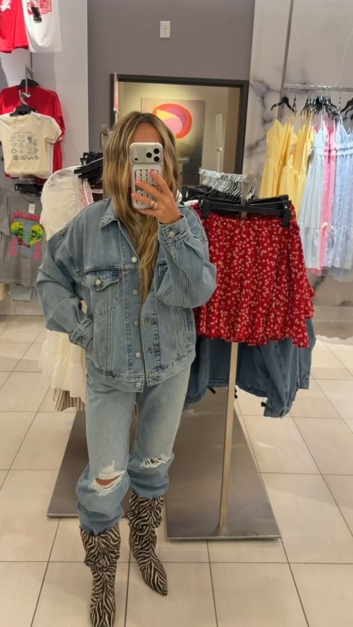 Denim on denim is always a must in the fall!  

Jacket and jeans - XS and 24, 
Tee - XS

Nsale, Nordstrom sale, anniversary sale, denim jacket, petite jeans, jacket, oversized jacket, summer sale, fall fashion finds 

 

#LTKSaleAlert #LTKootd #LTKPetite