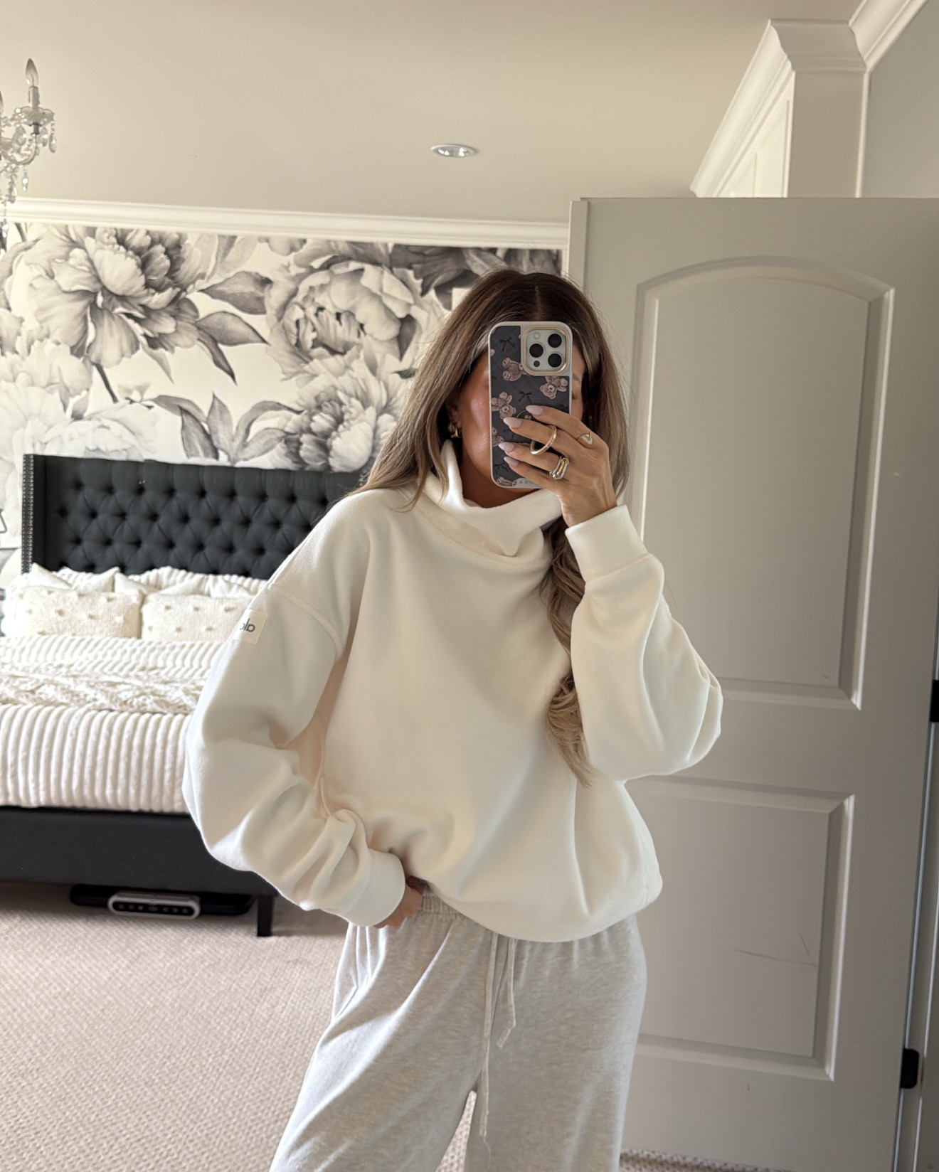 Cozy new sweater from Alo ❤️

#LTKGiftGuide #LTKHoliday #LTKCyberWeek