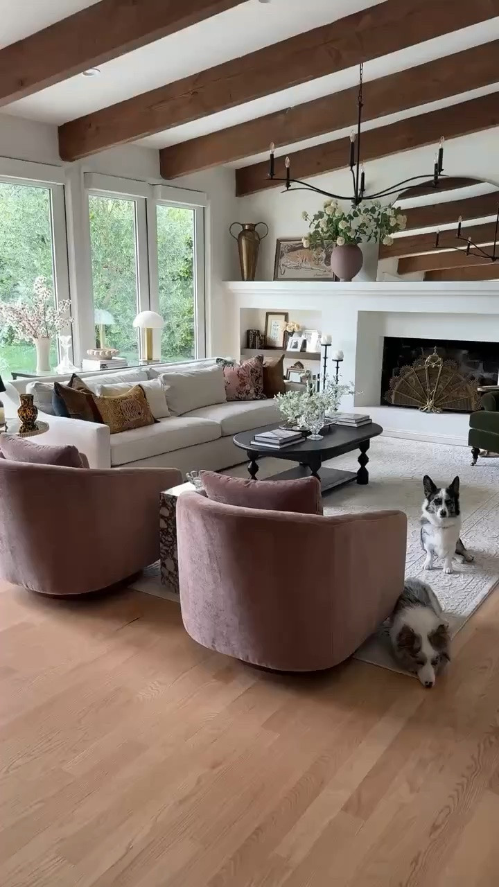 Love my family room, and those little 🐶 making a cameo!

#LTKHome #LTKdayinmylife #LTKvlog