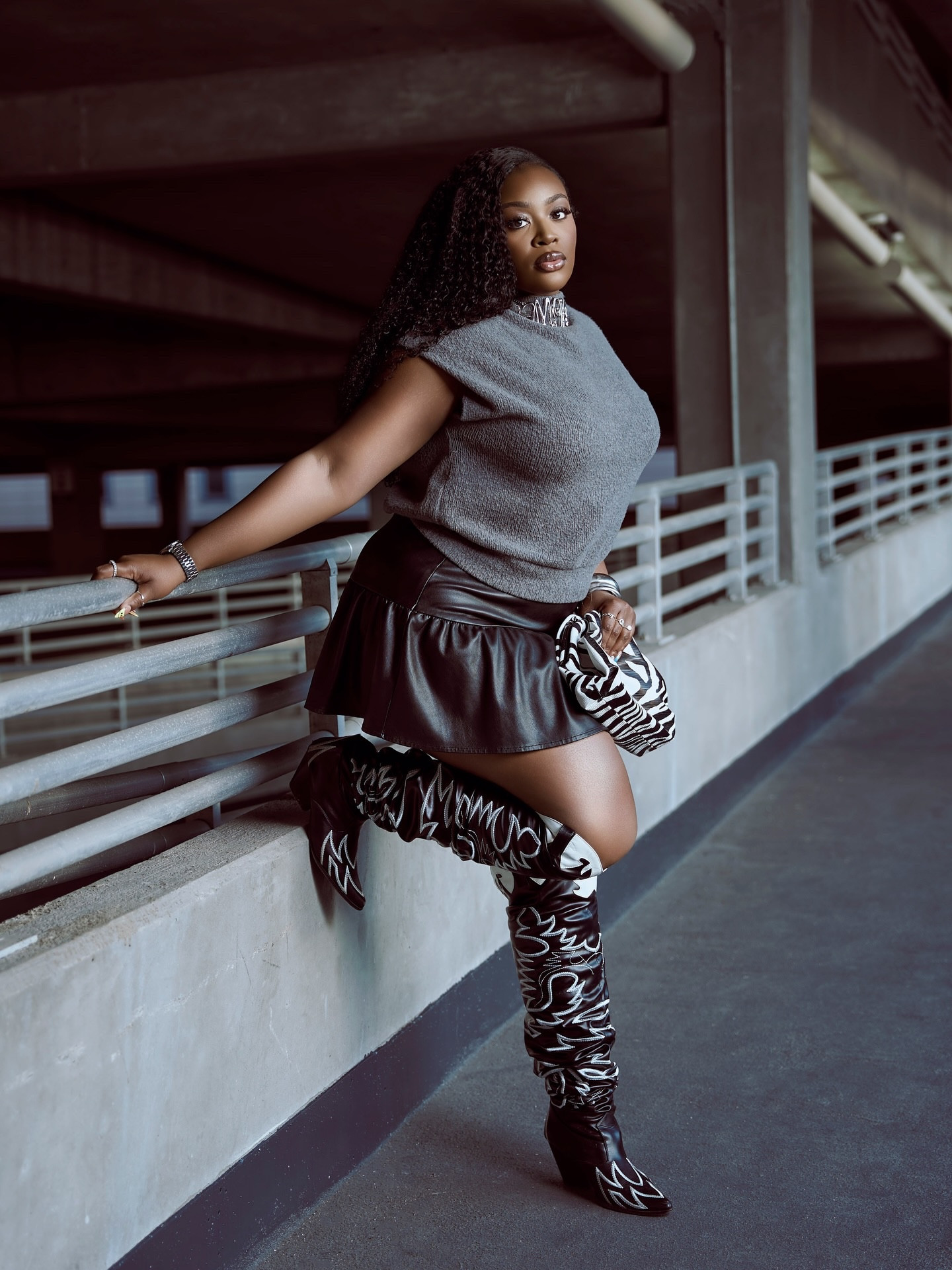IN REAL LIFE 🖤🩶🤍

Styled by Cierra Michelle
📸: @kingkutz_studios