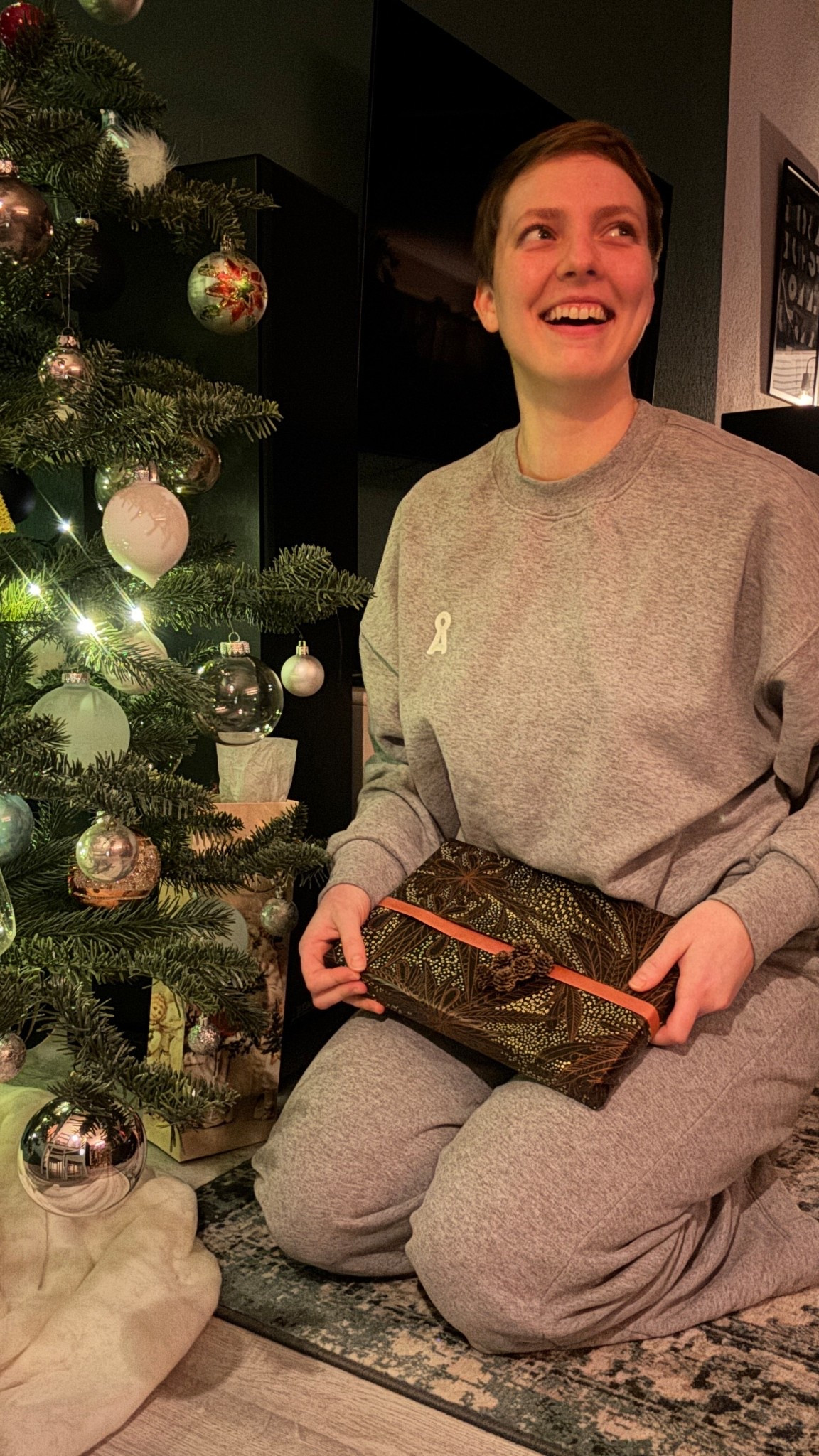 Getting cozy in my athleisure set from Armedangels. (You can still save 15% at the next purchase with code SUSTYLERY_15 ☺️ Valid until 14.12.2025)

#LTKeurope #LTKwinter #LTKfestive