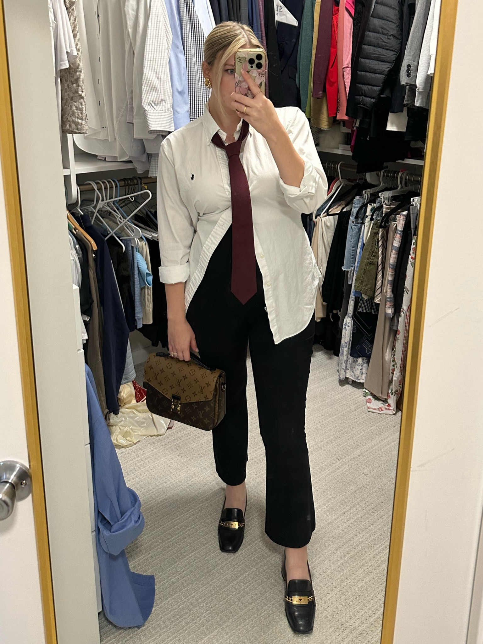 Pants size: medium 
Shirt size: large 
6 months pregnant 

#LTKStyleTip #LTKHoliday #LTKBump