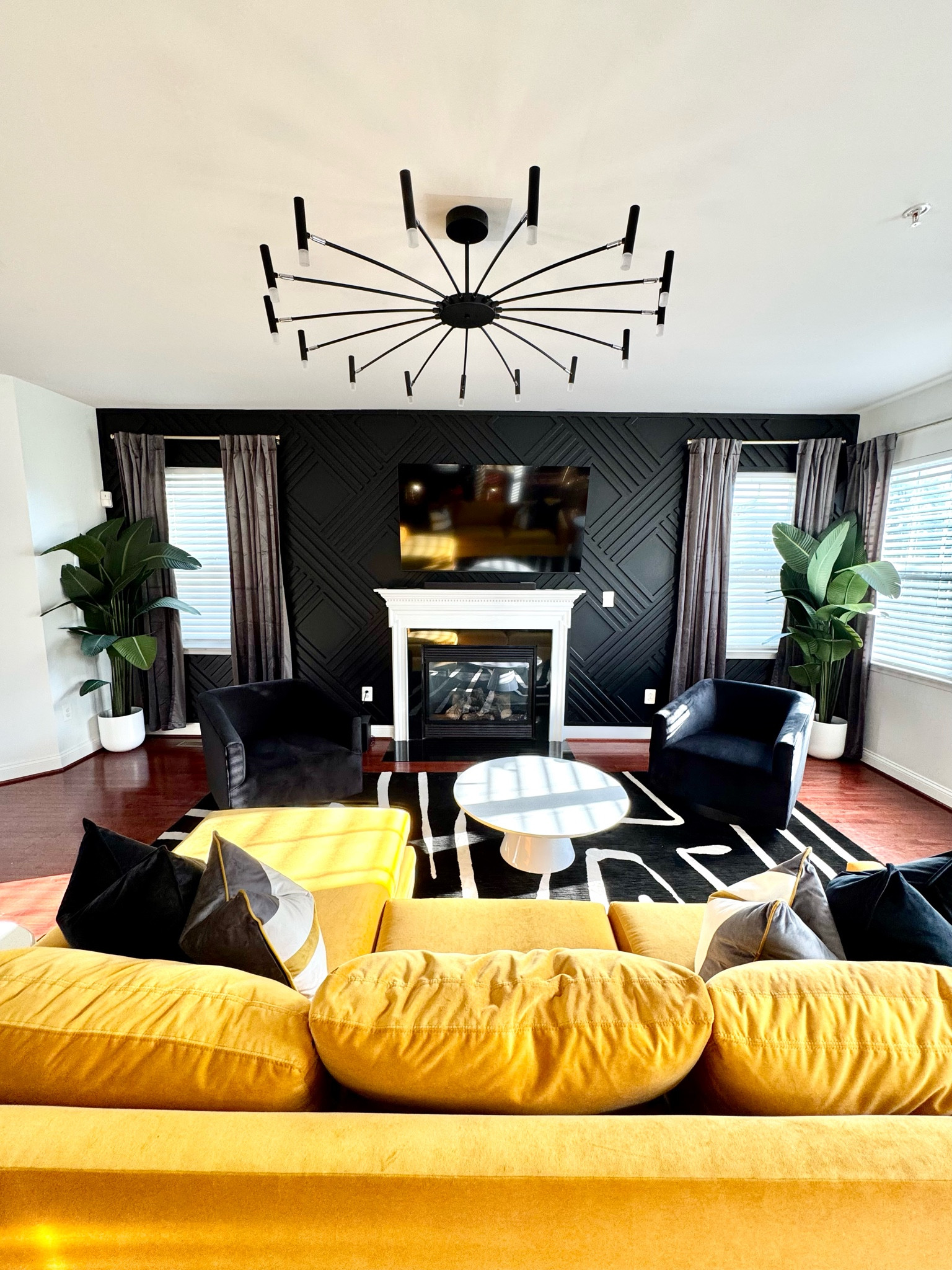 BOLD MODERN ELEGANCE 

#fyp #modern #furniture #black #Yellow 

#LTKGiftGuide #LTKStyleTip #LTKCyberWeek
