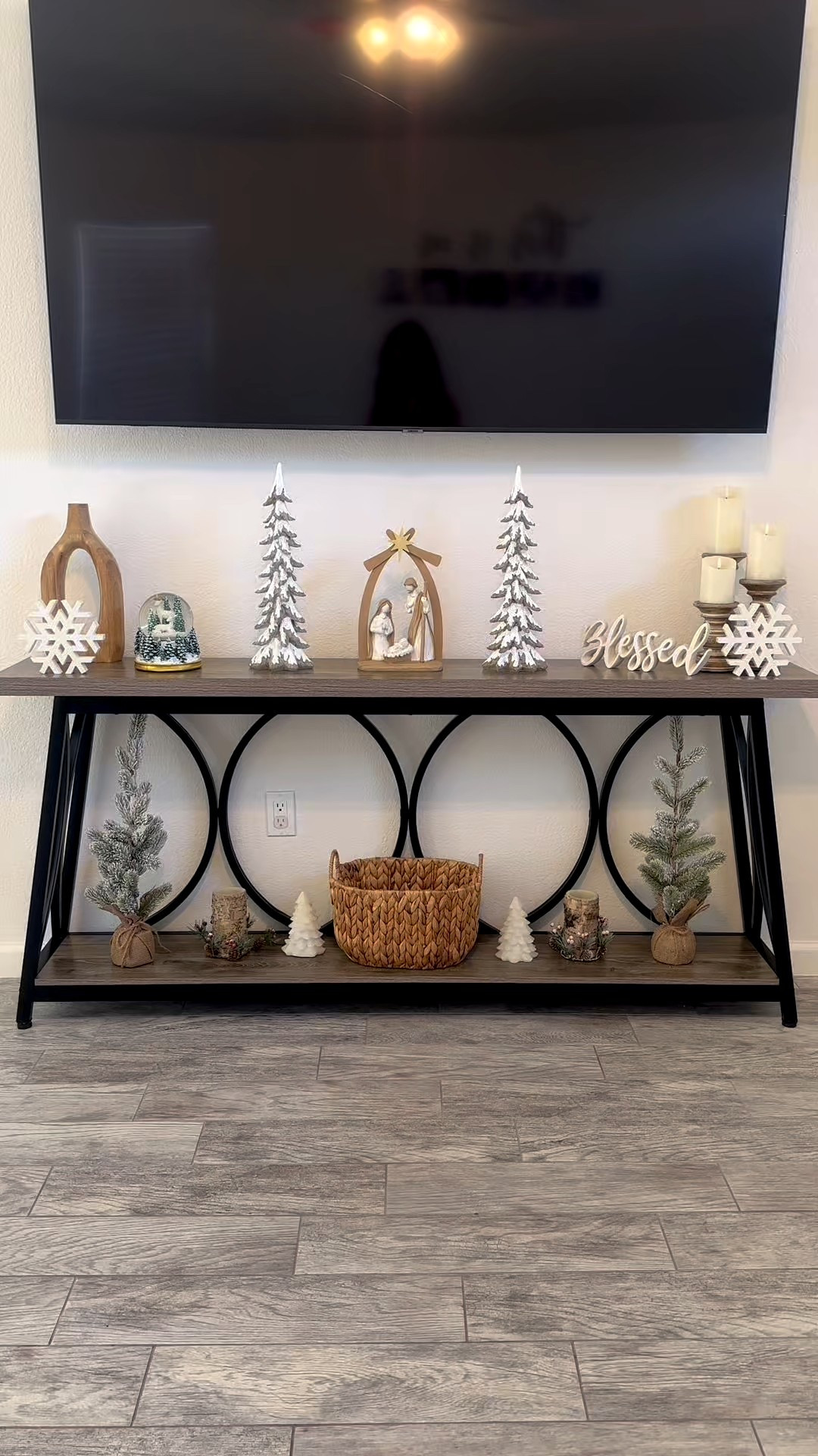 This console table is the perfect piece for an entryway, living room, or behind a sofa. Sleek, functional, and so easy to style with baskets, lamps, and decor. I linked the exact console table for anyone updating their home furniture 🤎✨

#ConsoleTable #EntrywayDecor #LivingRoomFurniture #HomeDecorFinds #ModernHomeStyle #LTKHome #FurnitureFavorites #HomeStylingIdeas #DecorInspo #EntrywayStyle #LTKFinds #HomeFurnitureInspo

#LTKHome #LTKGiftGuide #LTKHoliday
