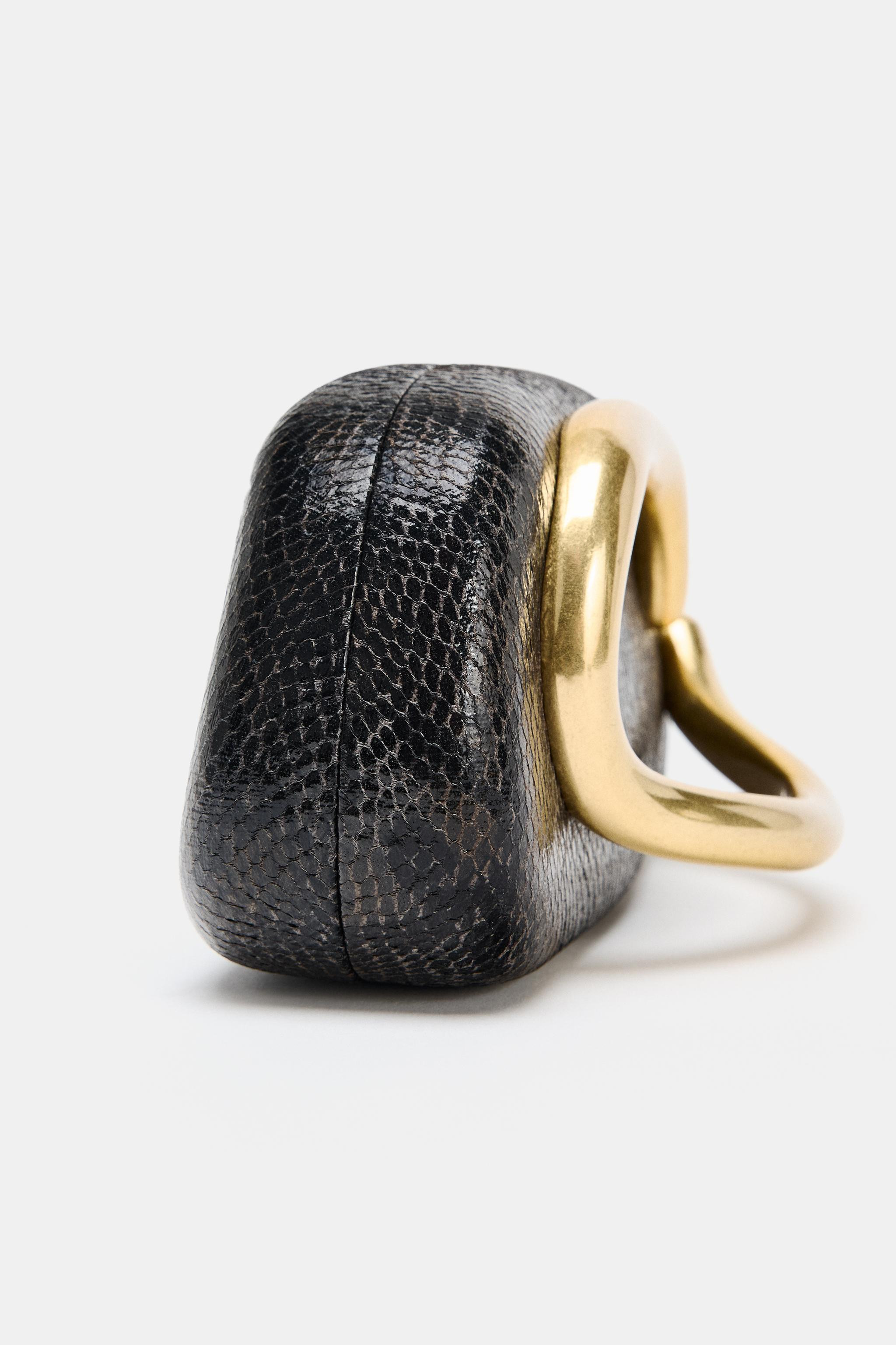 CLUTCH MIT RELIEF | Zara DE