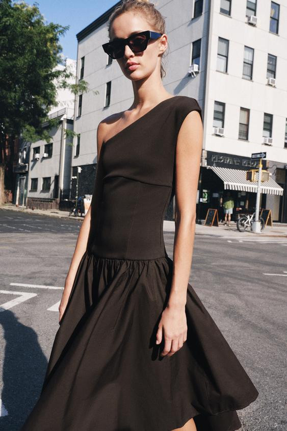 CONTRASTING ASYMMETRIC DRESS | Zara UK