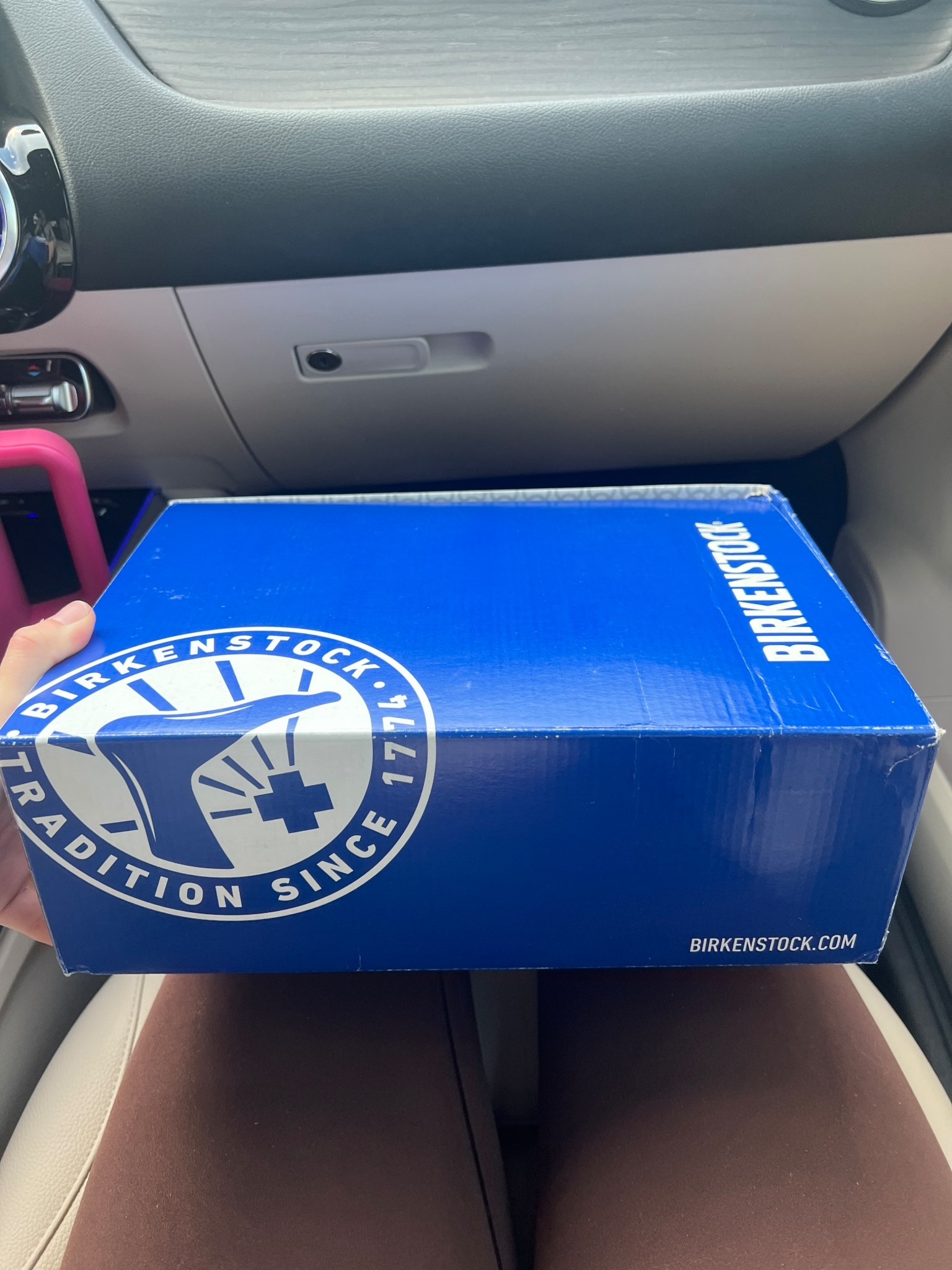 Unboxing my first pair of Birkenstocks !! Should i post an unboxing video next?!


#LTKWorkwear #LTKActive #LTKShoeCrush