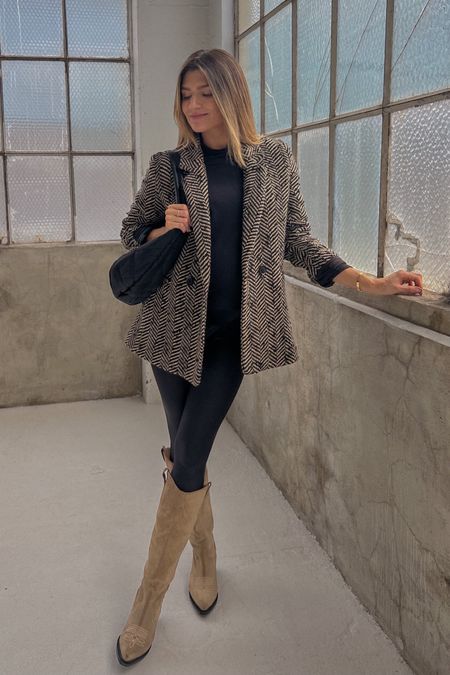 blazer over base layers — the way to do cold weather months. with a bump or without. it’s all about investing in 80% elevated basics and 20% statement pieces, baby. and i’m so happy i pulled the trigger on this statement blazer. 

#LTKstyletip #LTKSeasonal #LTKbump