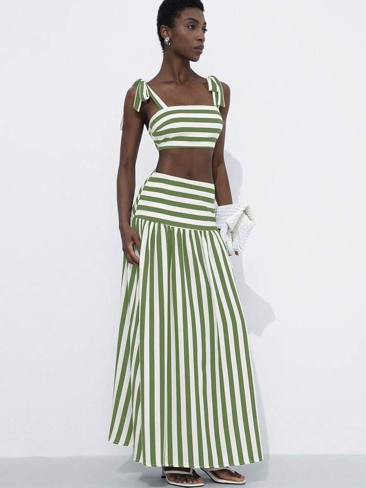 Aveloria Modichic New Fashion Vacation Beach Chic Women's Sexy Classic Contrast Stripe Bandeau Bowknot Strap Cropped Top Paired With High-Waisted Skirt, 2 Piece Set | SHEIN