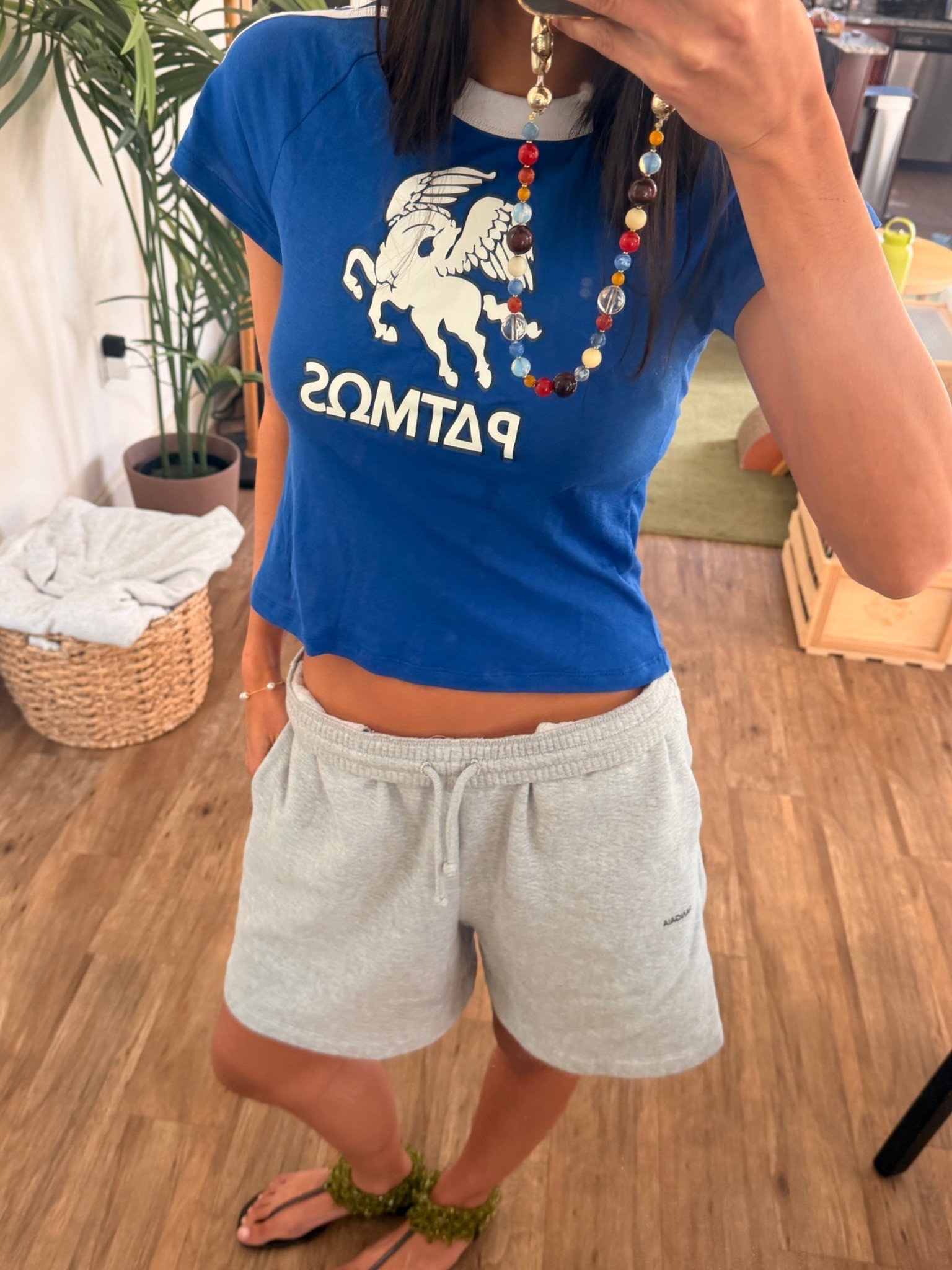 i’m wearing a size S in top + shorts !!!