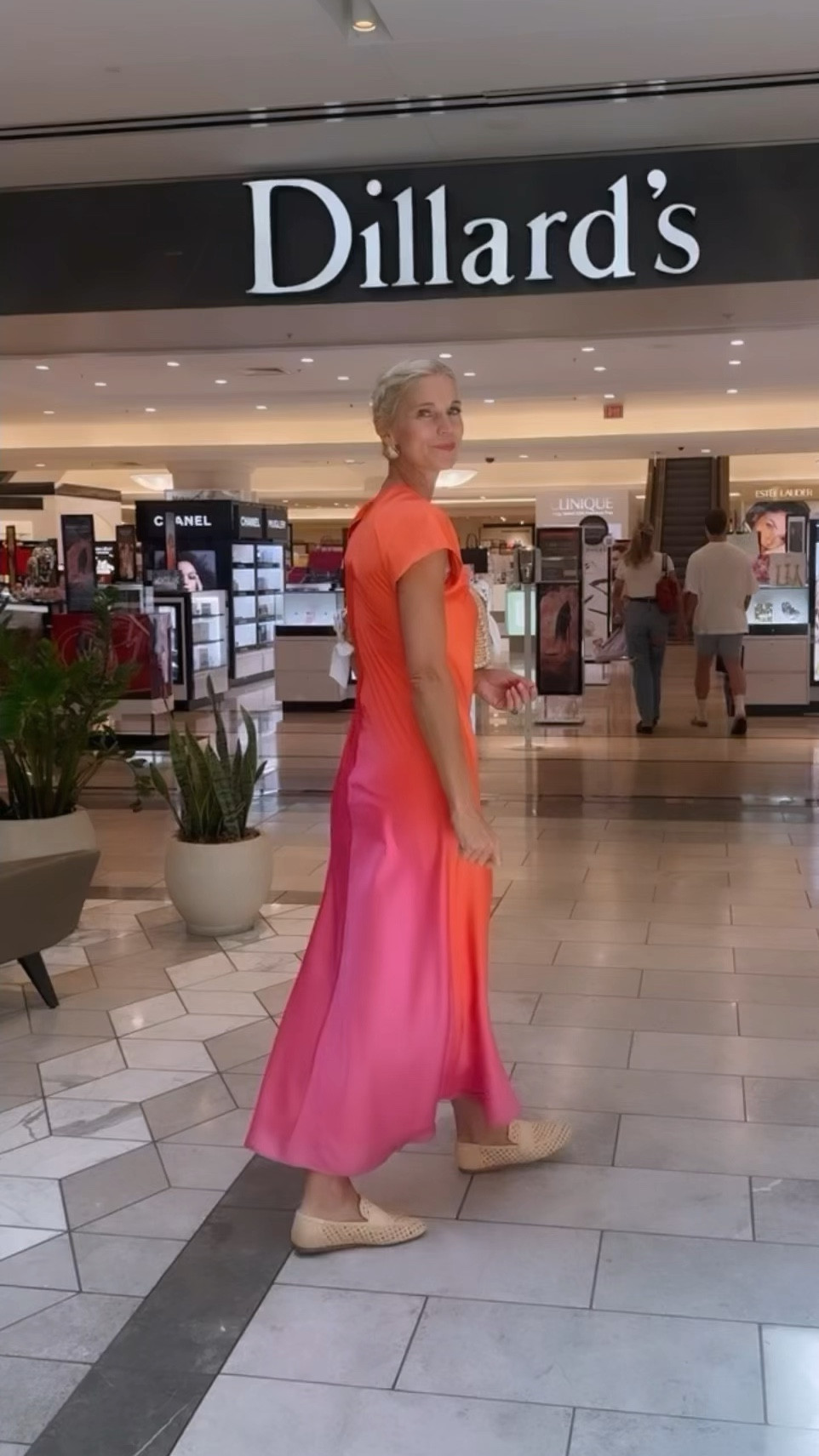 With Mother’s Day around the corner an in store shopping experience @dillards and @yslbeauty is perfect for finding just the right gift. I especially love the @ysl loveshine for lips available in numerous shades and colors.  They are infused with six nourishing oils for a smooth glide and nourished feel.  They have a rich smooth feel and add a perfect pop of color!  Never to be forgotten….and always something to be worn ….these @yslbeauty loveshine lip shines are the perfect gift to both gift and receive #dillardsbeauty#dillards#yslbeauty#YSLBEAUTYPARTNER