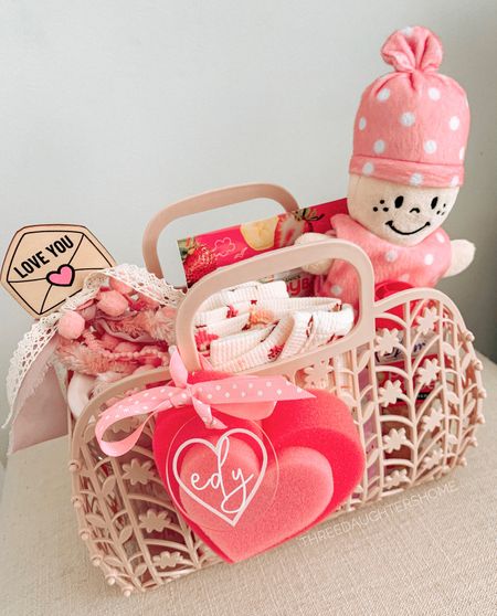 Love baskets galore comin’ at ya! Obsessed with these jelly bags and how perfect they are for gifting!


Valentine’s Day, love basket, toddler gifts, gift basket, toddler girl, baby love baskets, babydoll, jelly bag, v-day

#LTKGiftGuide #LTKFind #LTKkids
