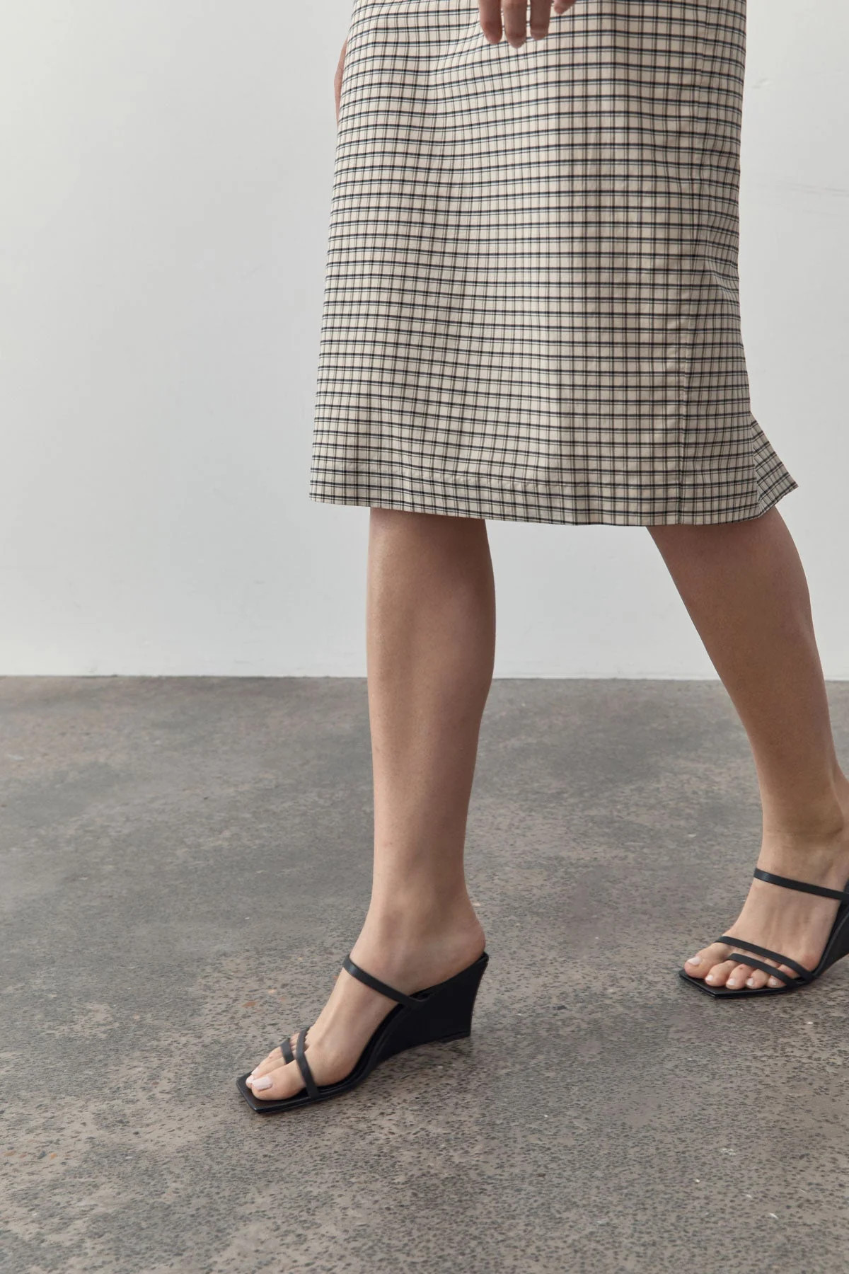 Minimal Wedge Heel - Black | St. Agni