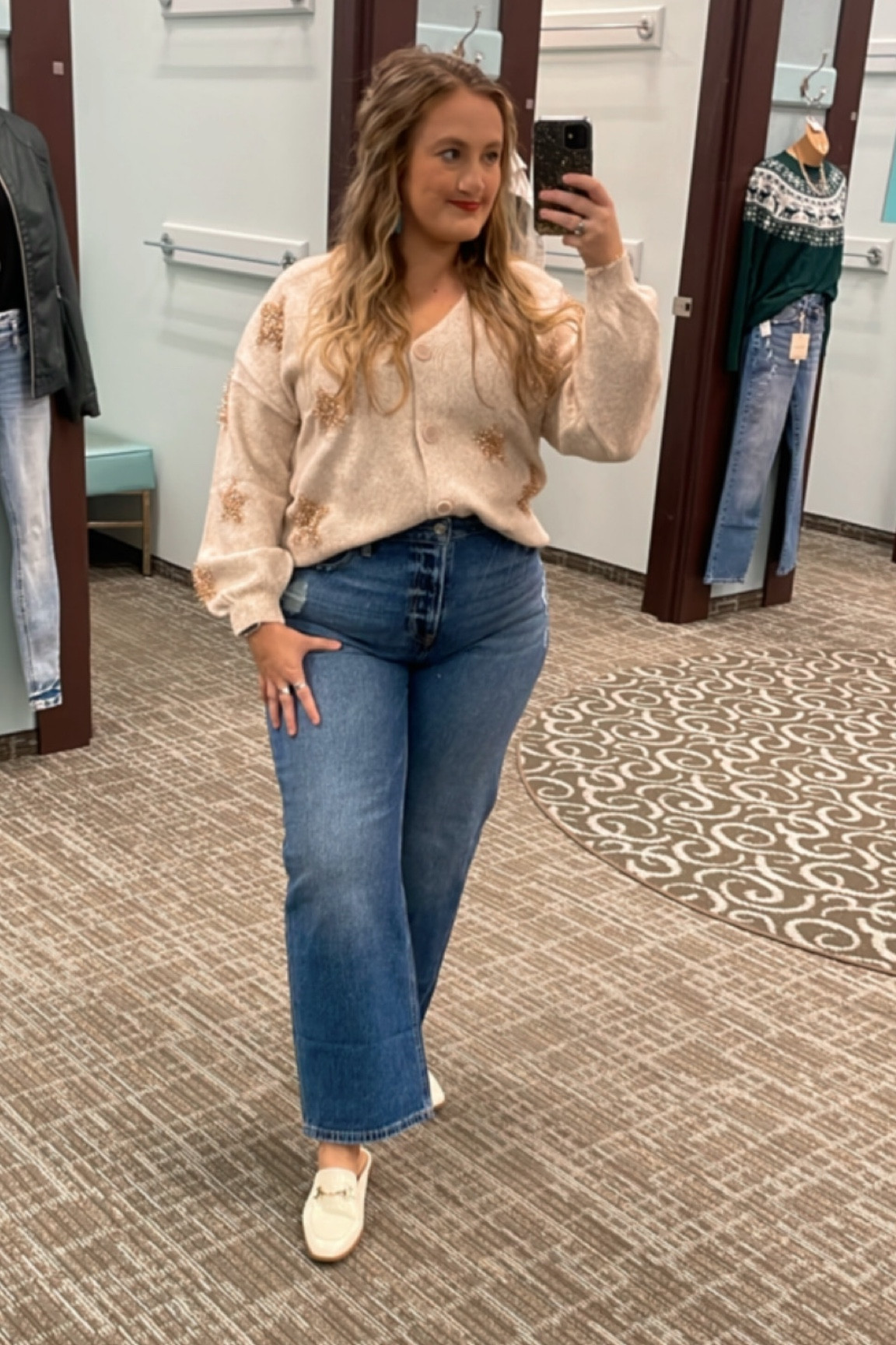 Tinsel star cardigan with wide leg vintage jeans and neutral bone colored mules! 

#LTKsalealert #LTKHoliday #LTKmidsize