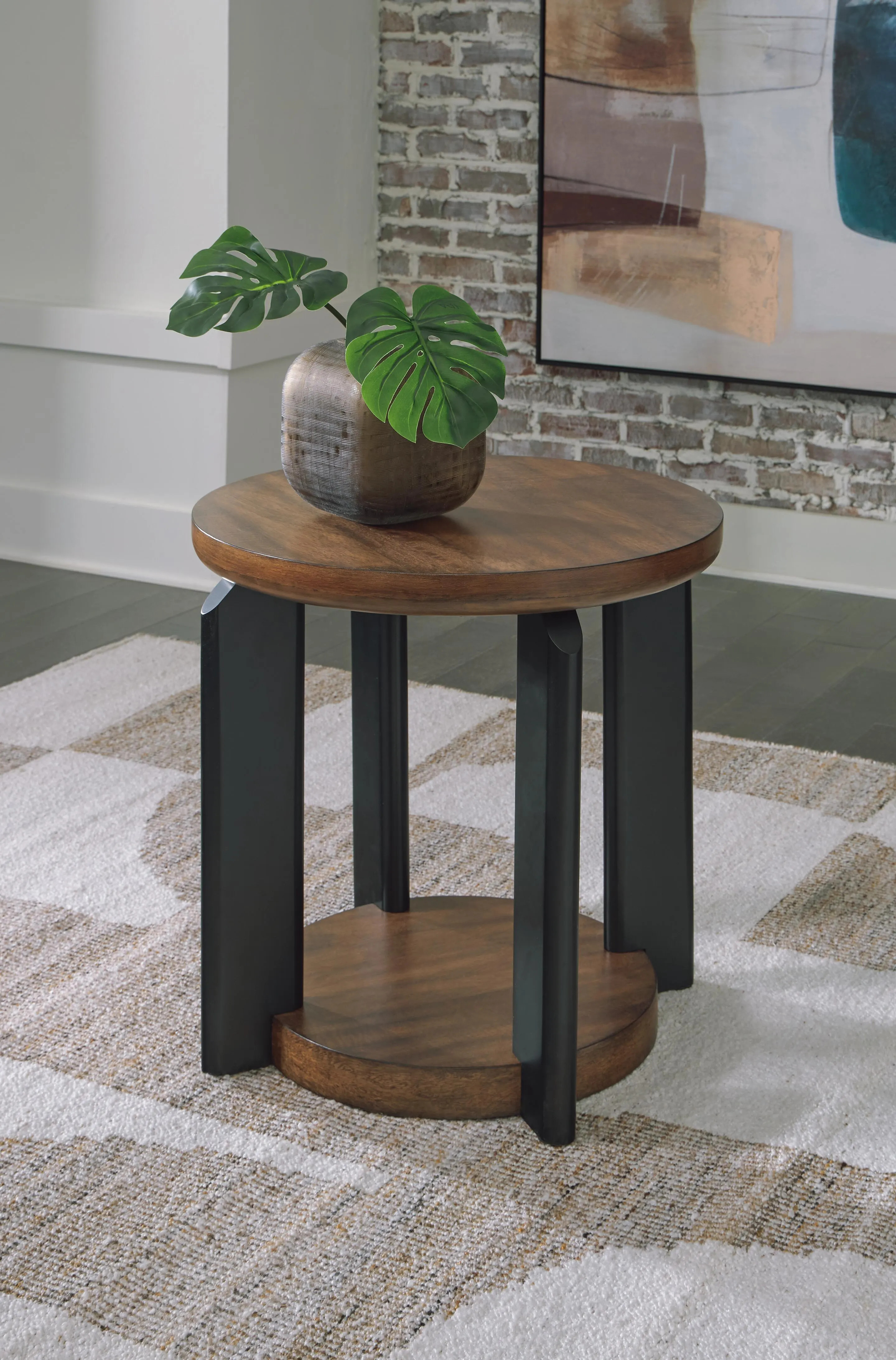Kraeburn End Table, Brown/Black | Ashley