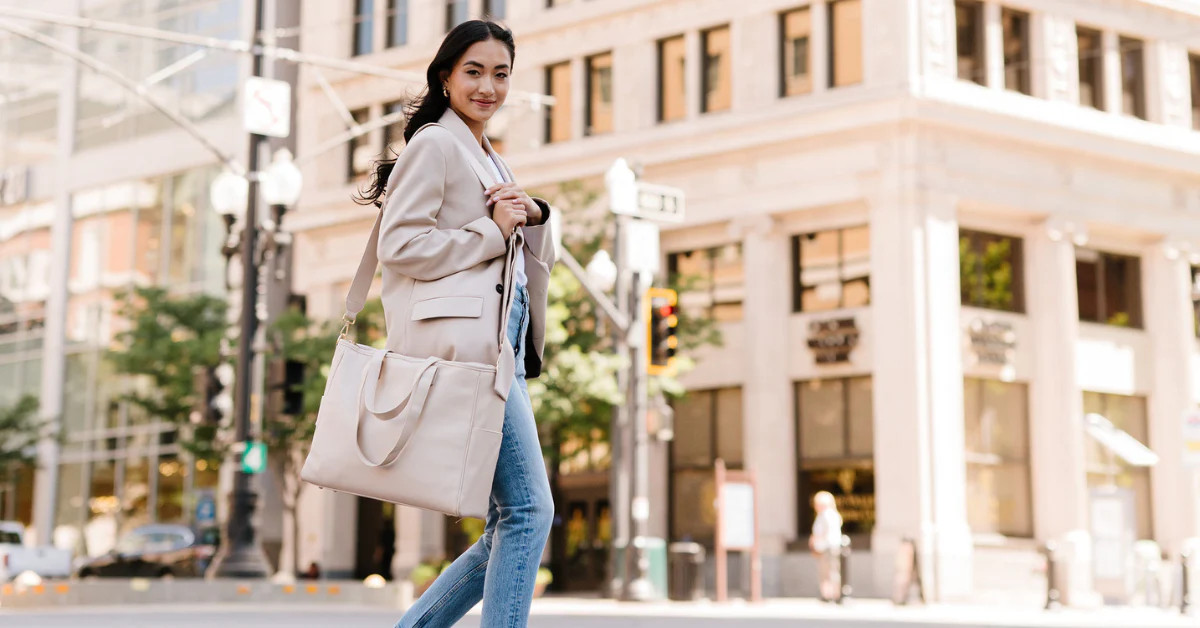 Marissa Saddle Crossbody | modern+chic
