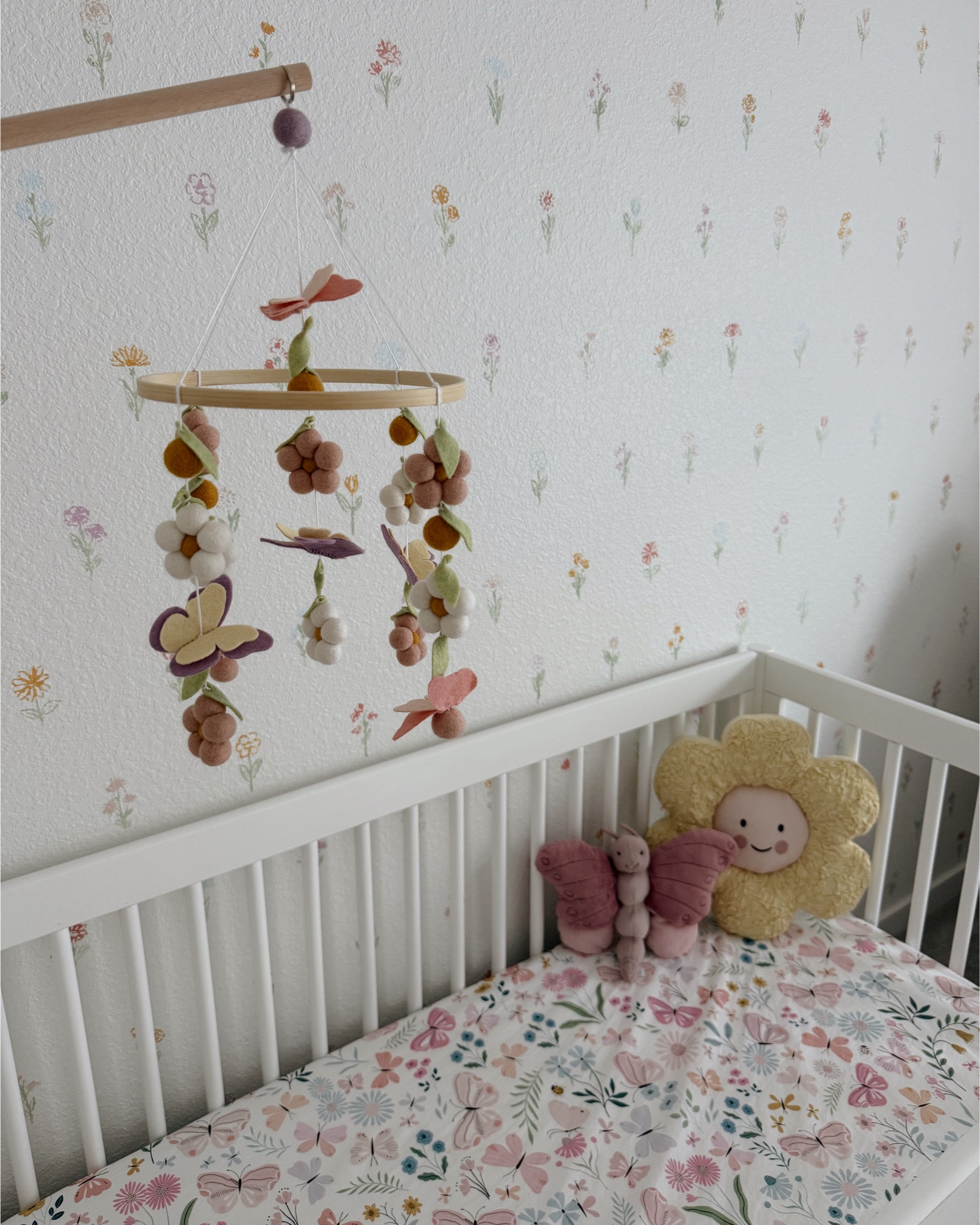 Nursery links🌻💕

#LTKFamily #LTKBaby #LTKKids