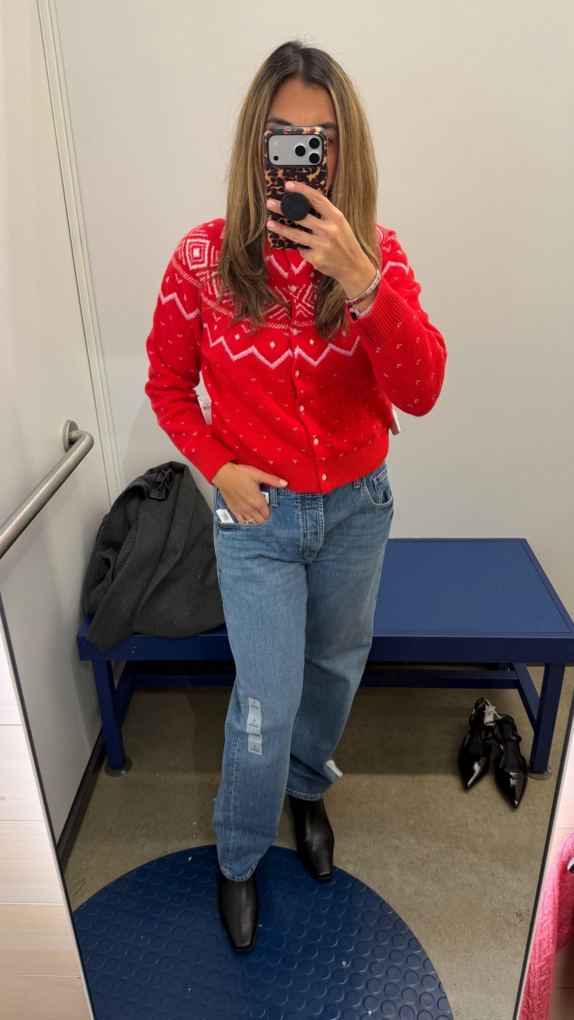 Christmas Cardigan from Old Navy



#LTKHoliday #LTKCyberWeek #LTKGiftGuide