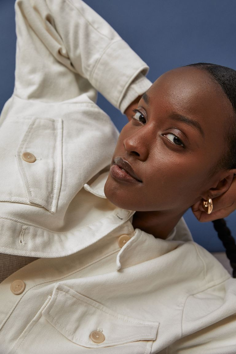 Relaxed-fit shirt jacket in cotton twill. Collar, buttons at front, dropped shoulders, and long s... | H&M (US + CA)