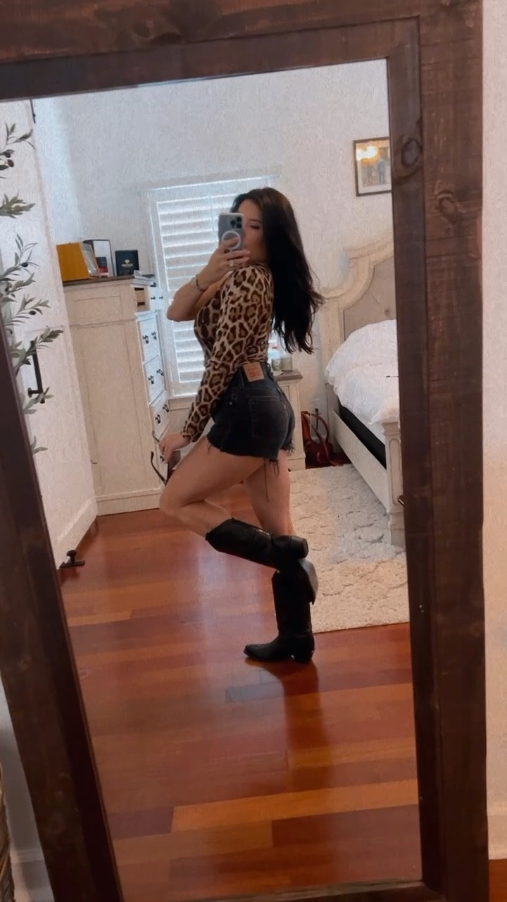 Jaguars Game🏈

#LTKunder50 #LTKshoecrush #LTKstyletip