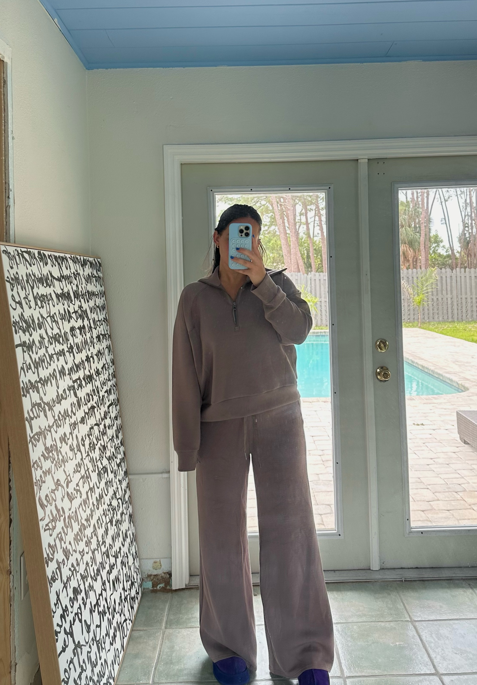 the comfiest sweat set I’ve ever put on my body 

Use code RMUSEXSPANX for 10% off + Free Shipping 💘 

I’m 5’6 and wearing a Medium

the fabric is soo soft and the color is perfect. Definitely wearing for my next travel day! 


#LTKsalealert #LTKmidsize #LTKtravel