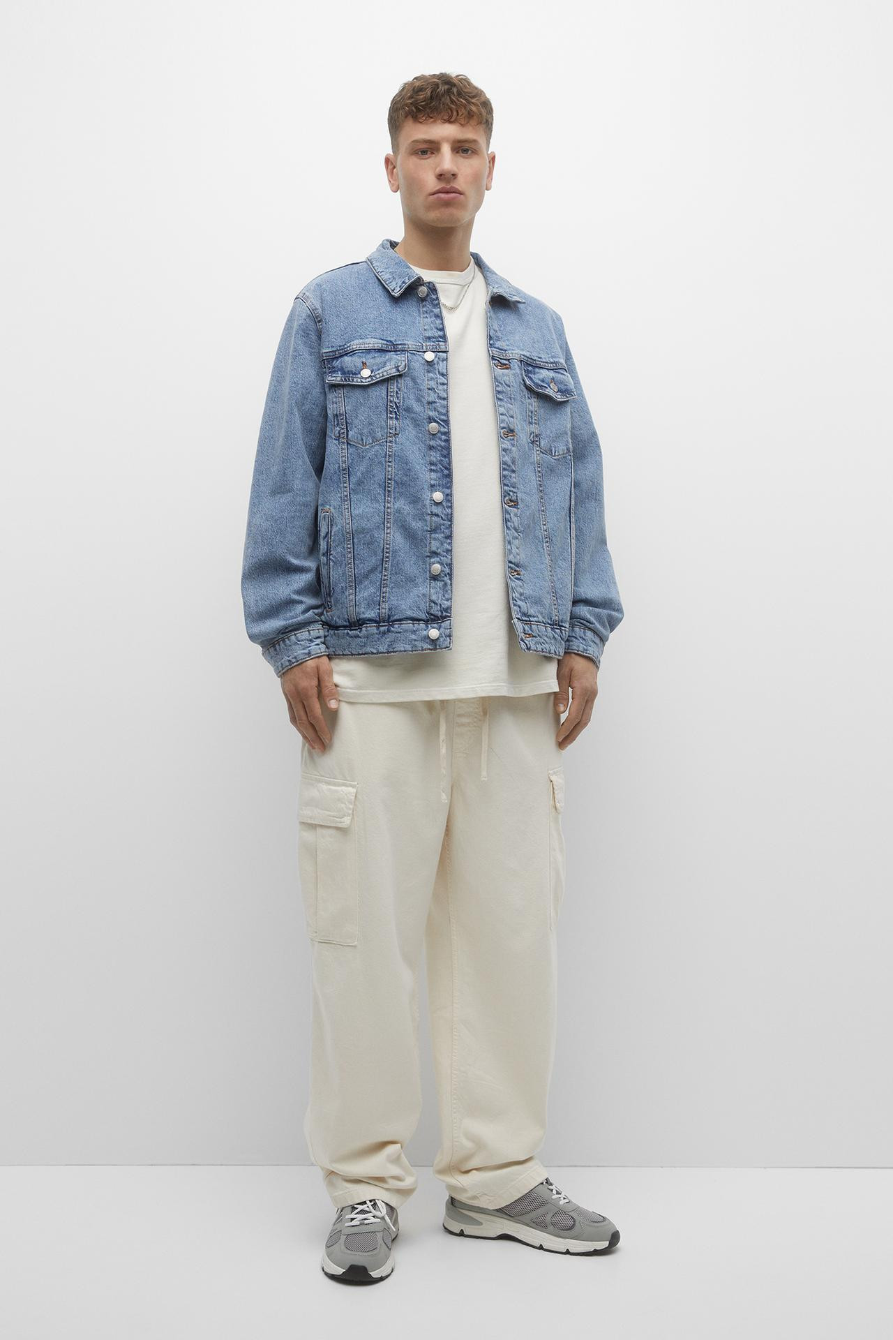 Basic-Jeansjacke im Comfort-Fit | PULL and BEAR DE