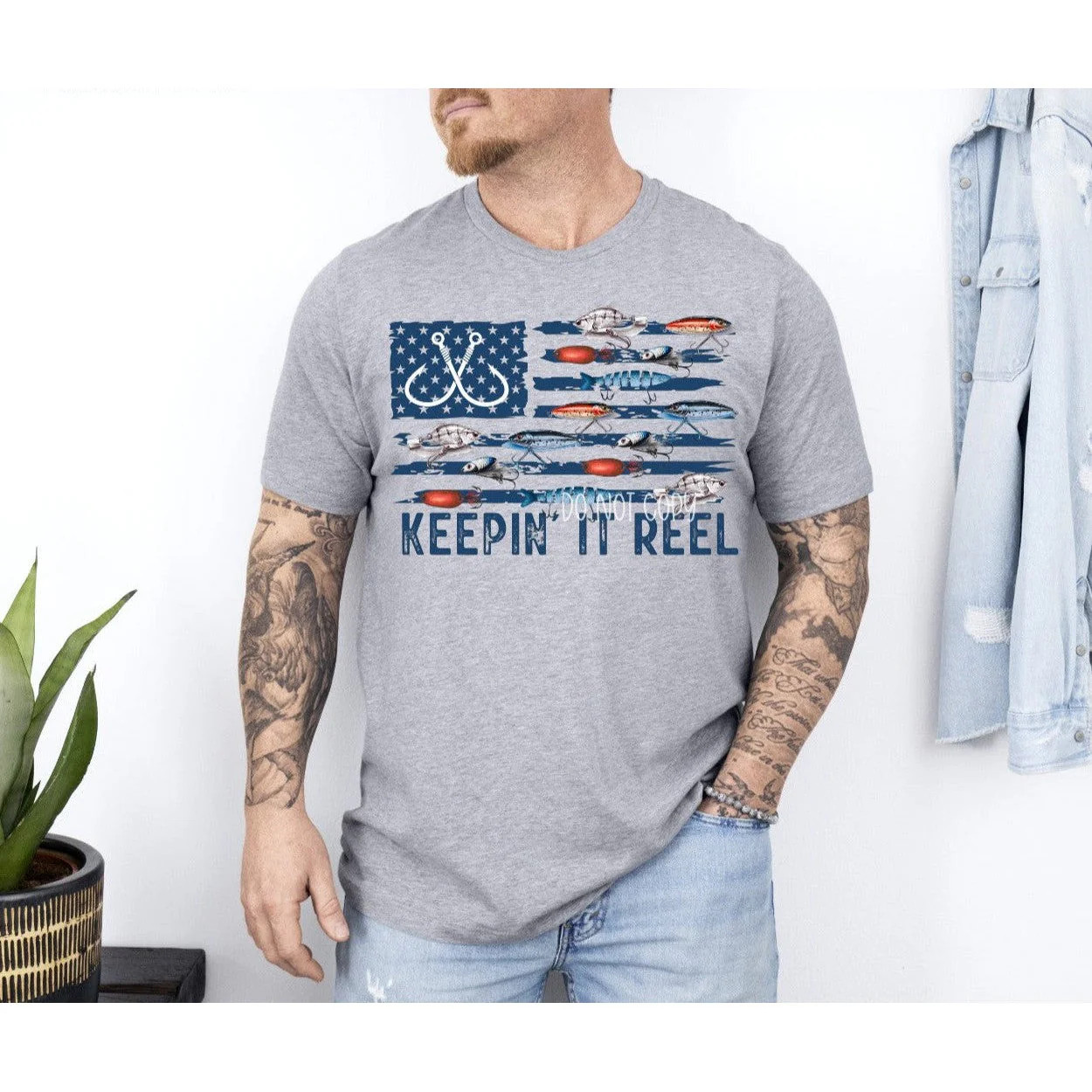 Fishing Flag. GRAPHIC TEE | S | Casual Chic Boutique