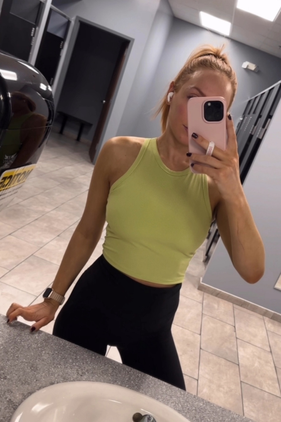 Amazon tank - TTS in a small
Athleta holy grail leggings - TTS in a small

#LTKFindsUnder50 #LTKActive #LTKFitness