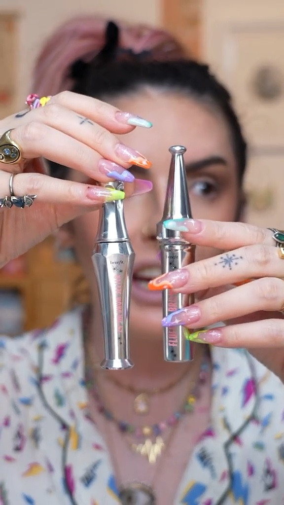 E ai, qual você prefere? conseguiu ver diferença?
#benefit



#LTKbrasil #LTKbeauty